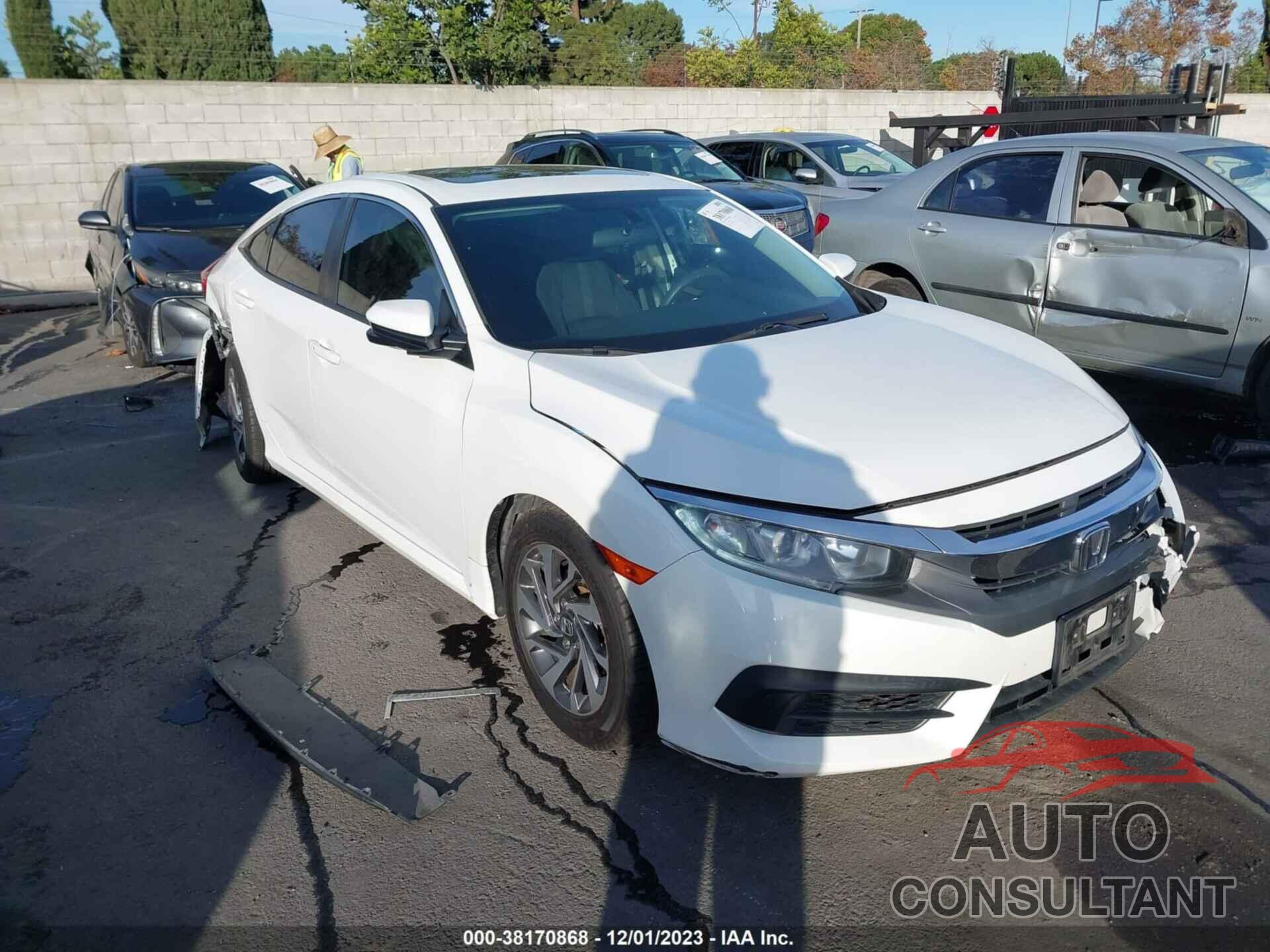 HONDA CIVIC 2018 - 2HGFC2F74JH507564