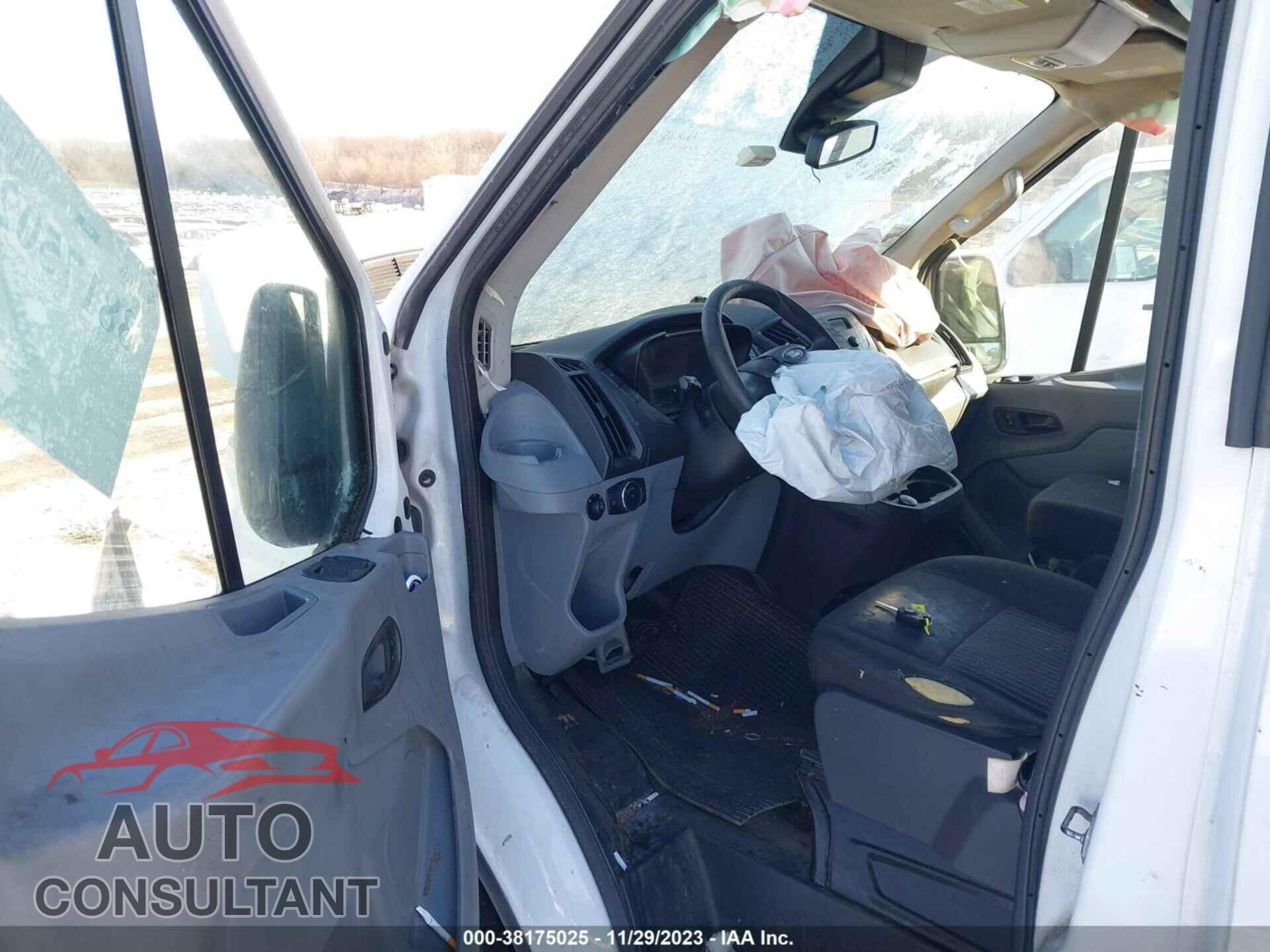 FORD TRANSIT 2018 - 1FTYR2CM2JKB45565