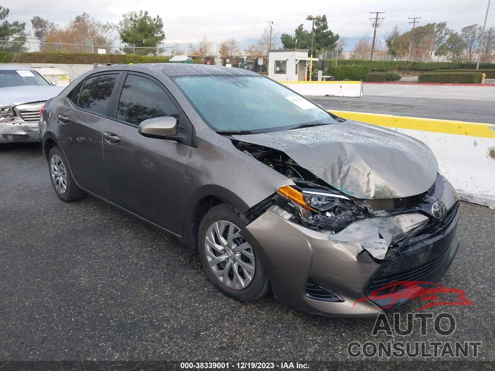 TOYOTA COROLLA 2018 - 2T1BURHE1JC108684