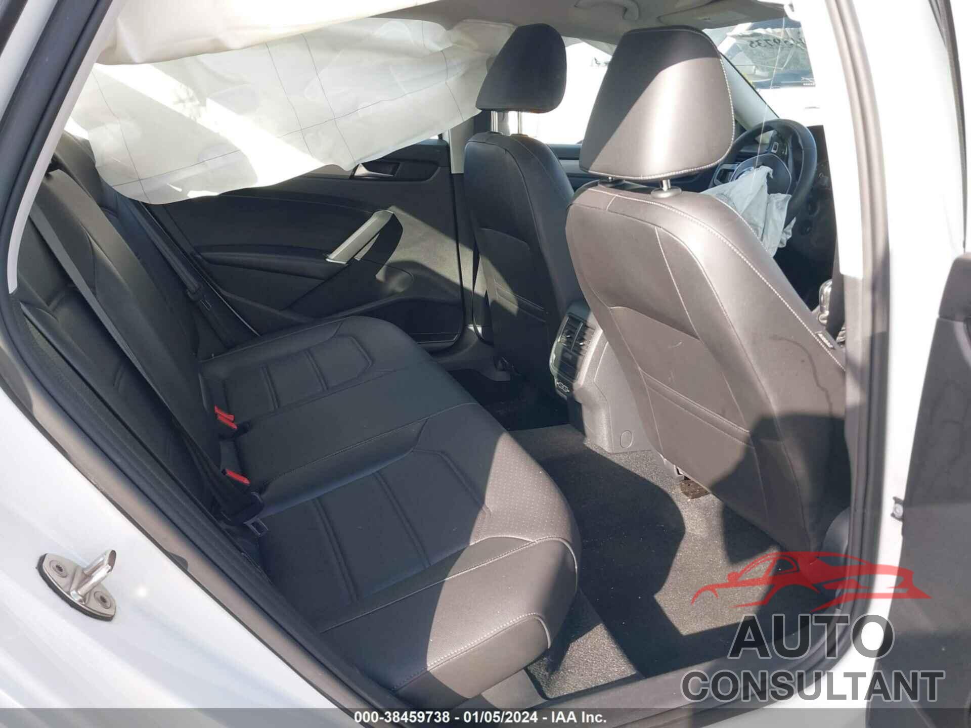 VOLKSWAGEN PASSAT 2021 - 1VWSA7A37MC001672