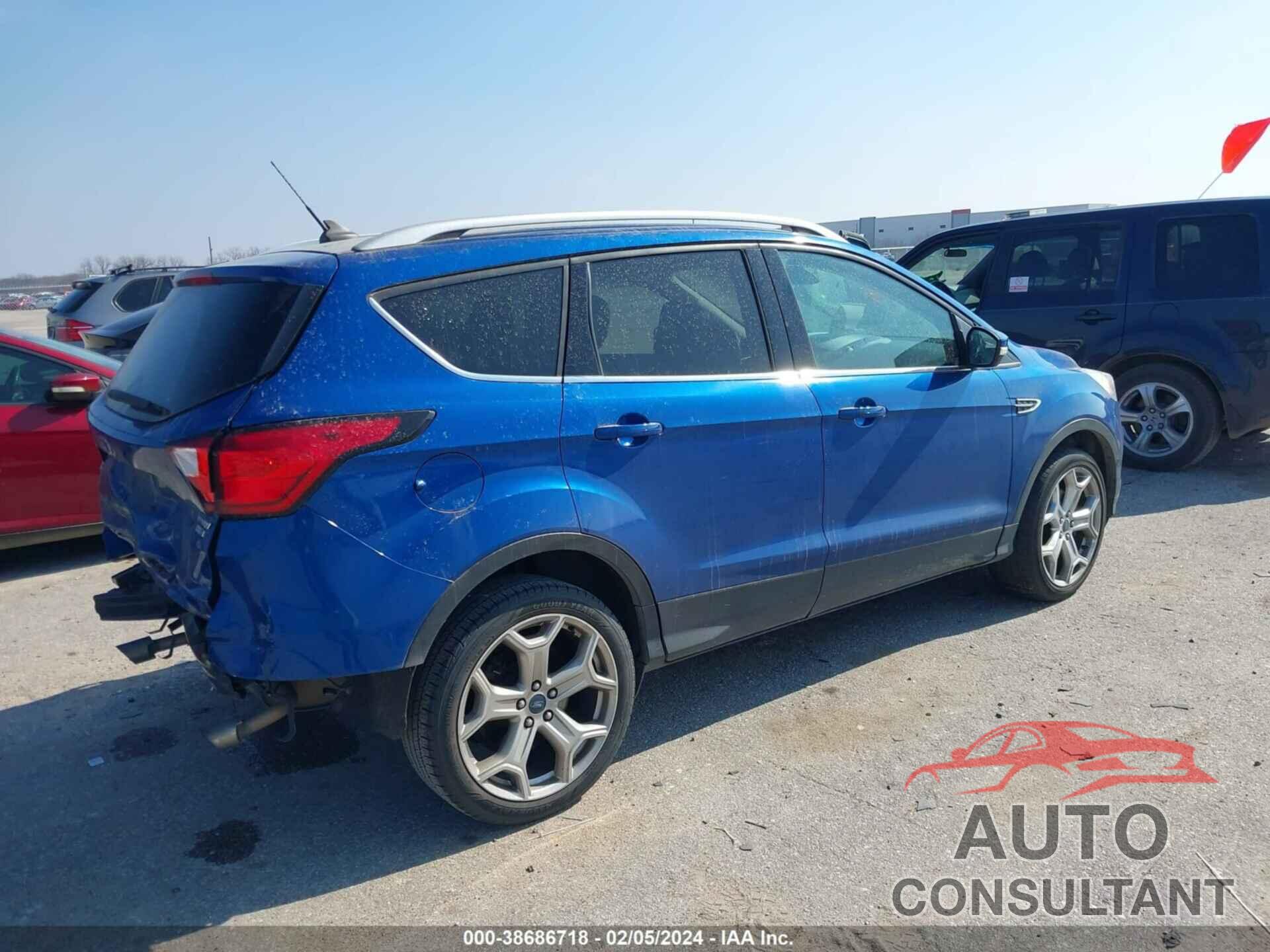 FORD ESCAPE 2019 - 1FMCU9J95KUC32412