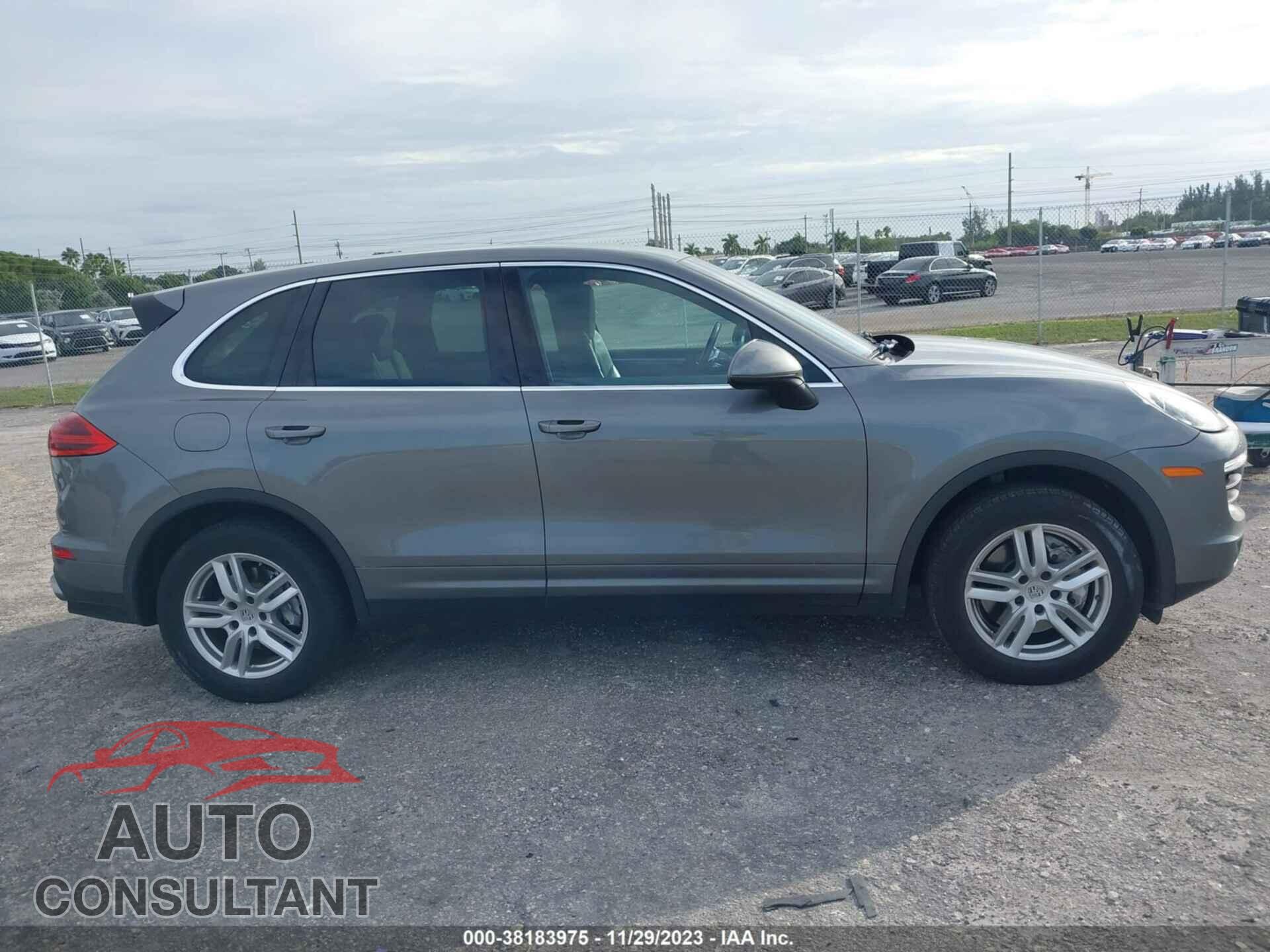 PORSCHE CAYENNE 2016 - WP1AA2A21GLA01758