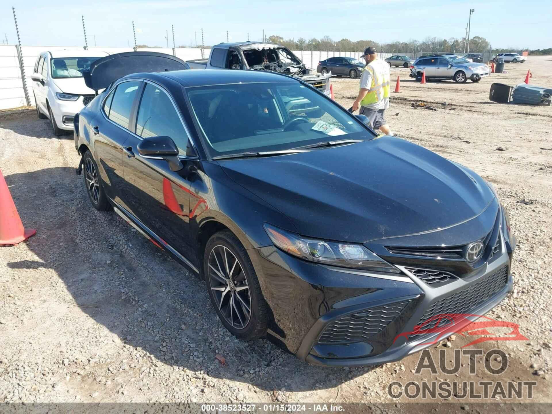 TOYOTA CAMRY 2023 - 4T1G11AK7PU749782
