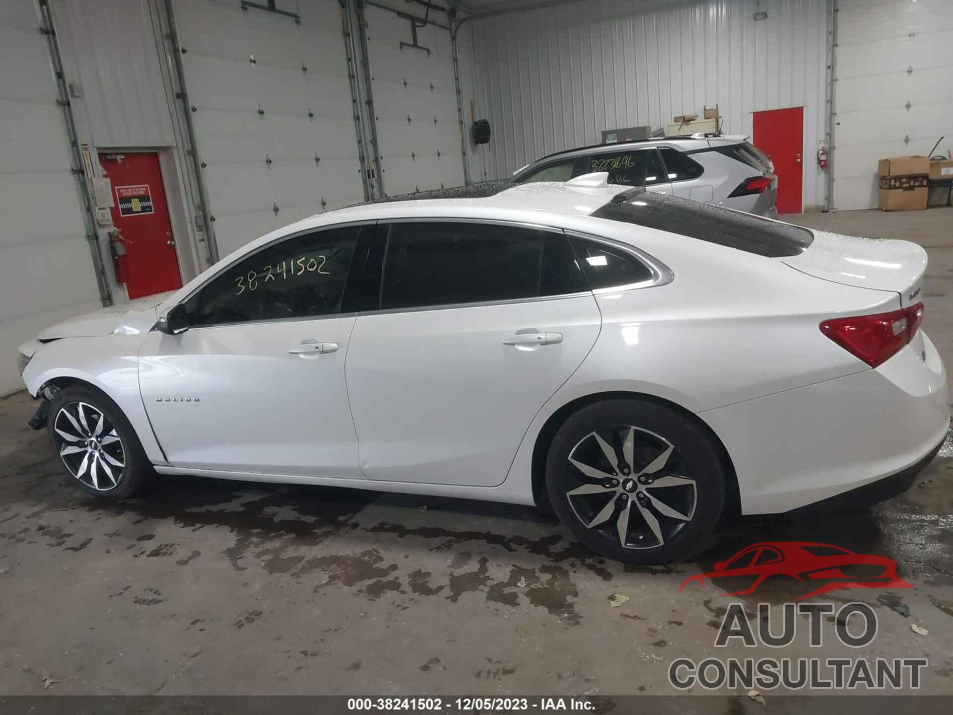 CHEVROLET MALIBU 2017 - 1G1ZE5ST1HF229236