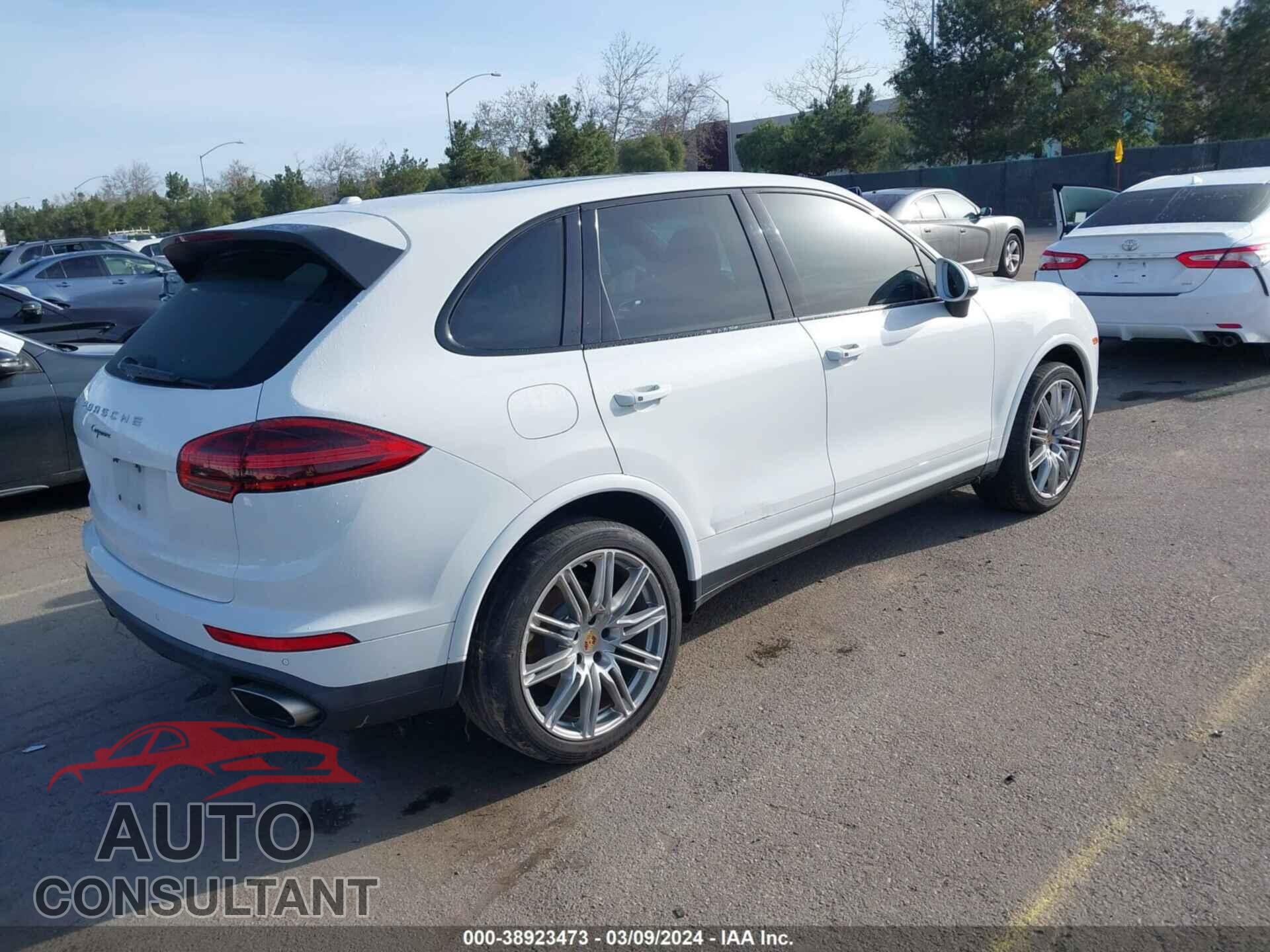 PORSCHE CAYENNE 2018 - WP1AA2A21JKA04494