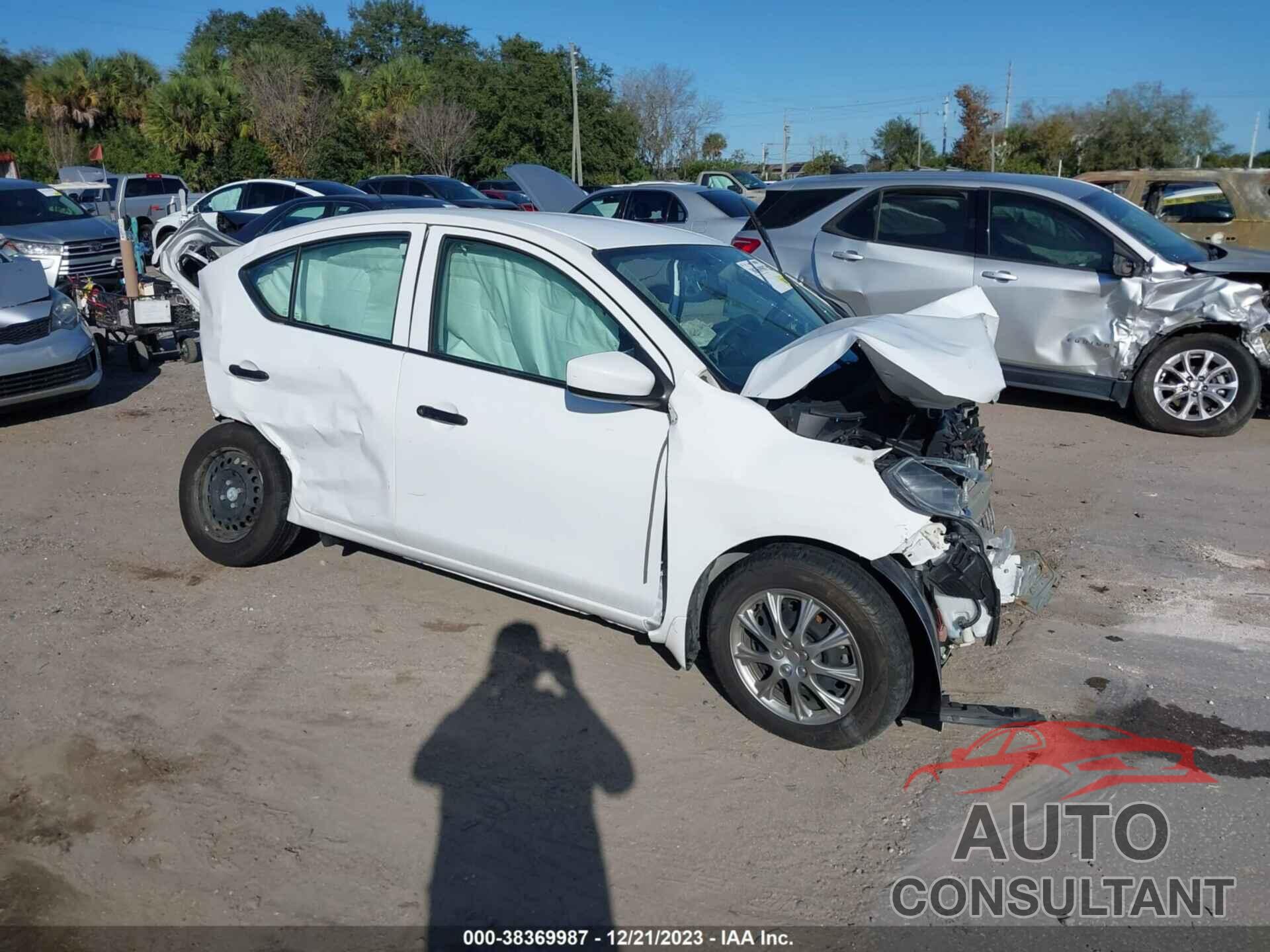 NISSAN VERSA 2017 - 3N1CN7AP9HL849323