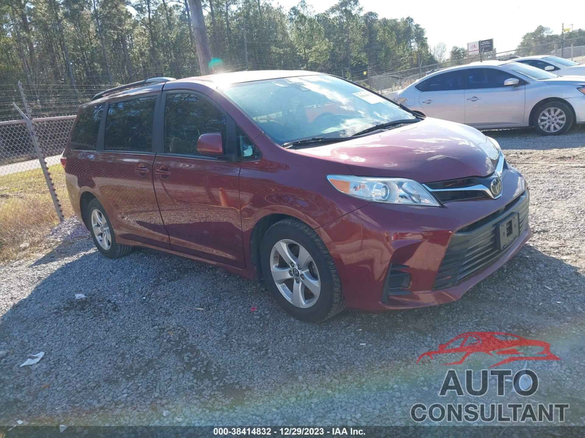 TOYOTA SIENNA 2018 - 5TDKZ3DC9JS938520