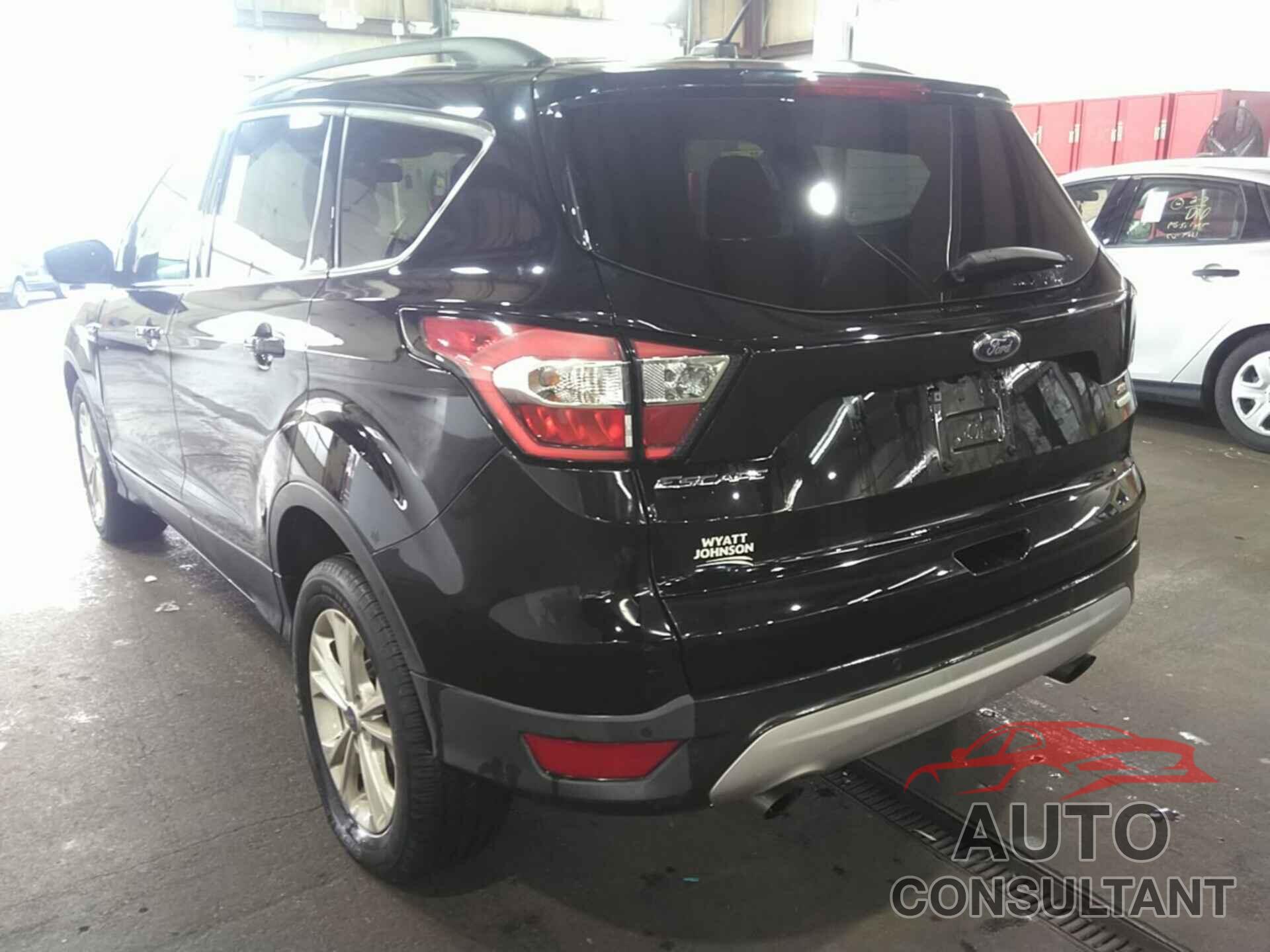 FORD ESCAPE 2018 - 1FMCU0GD2JUC50016