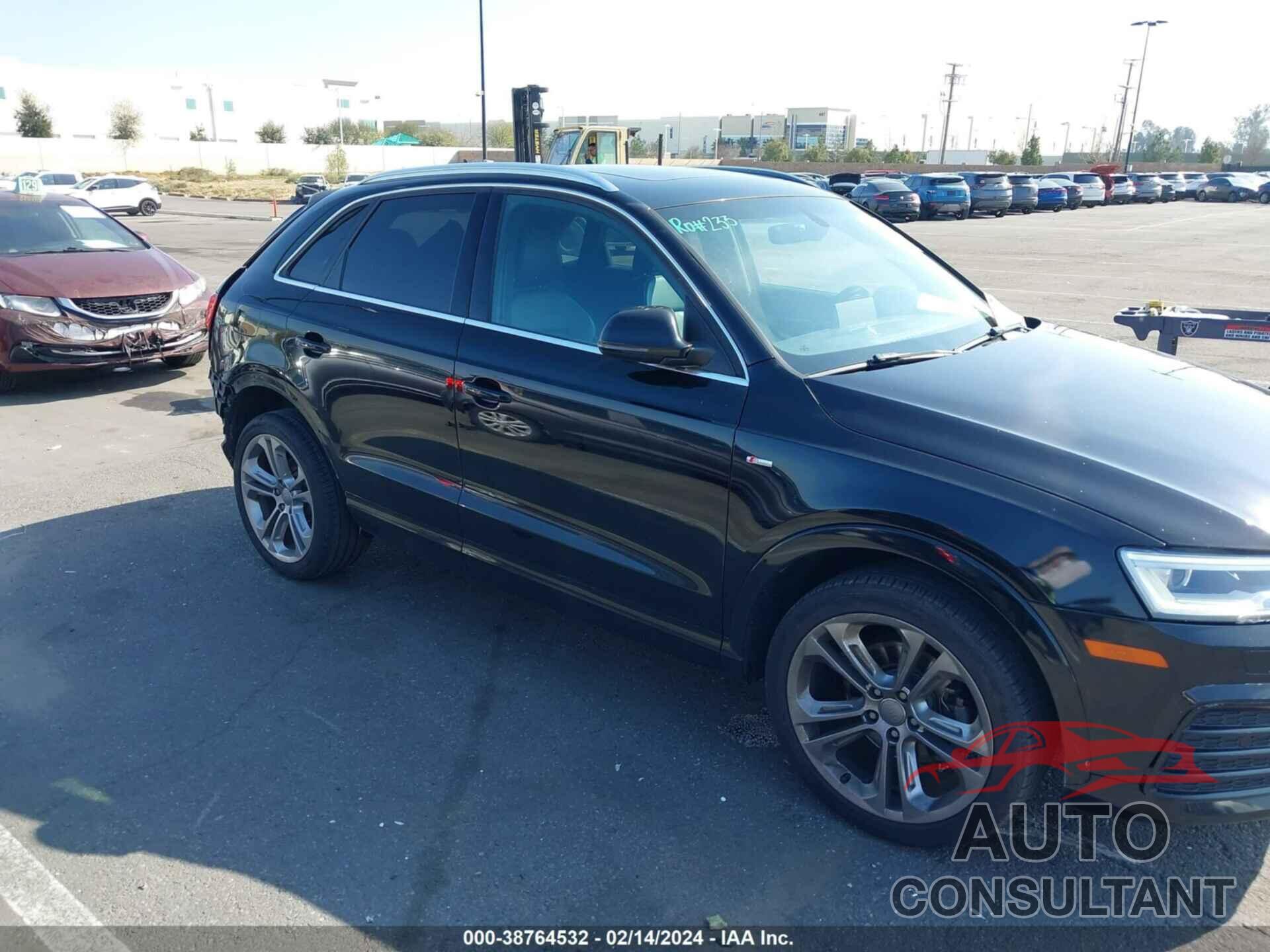 AUDI Q3 2018 - WA1HCCFS8JR017396