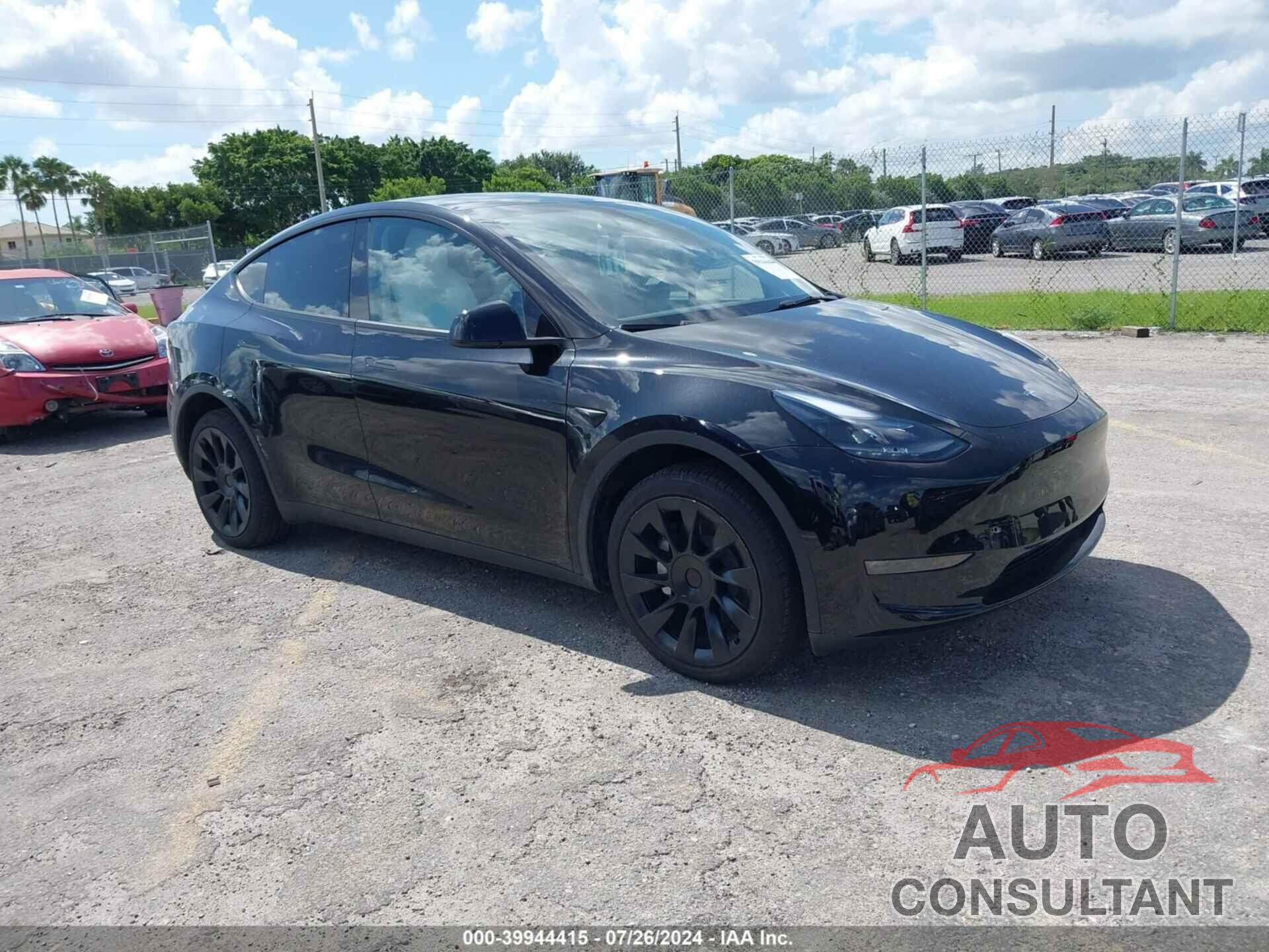 TESLA MODEL Y 2023 - 7SAYGDEE7PA193303