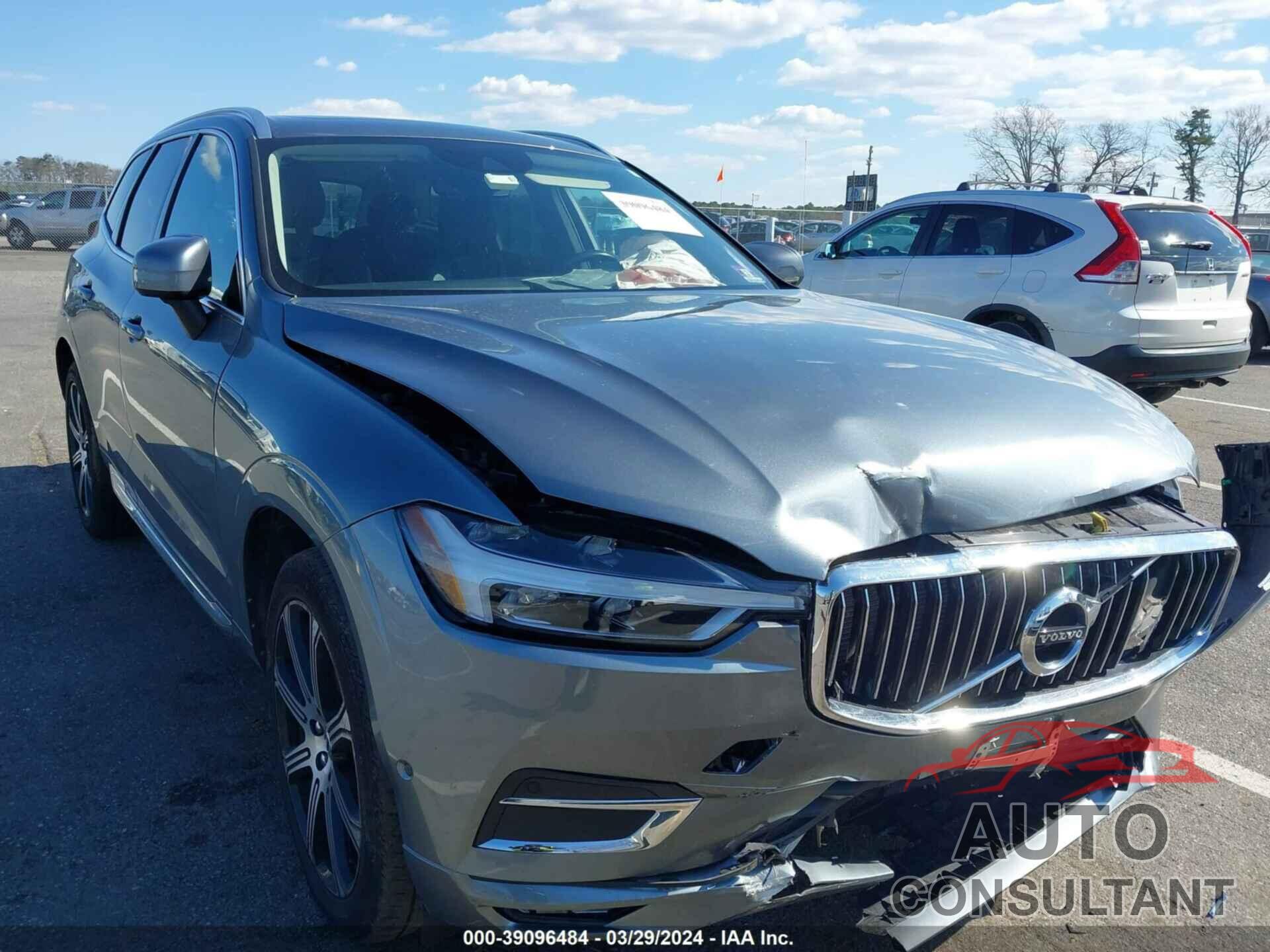 VOLVO XC60 2018 - YV4102RL3J1096258