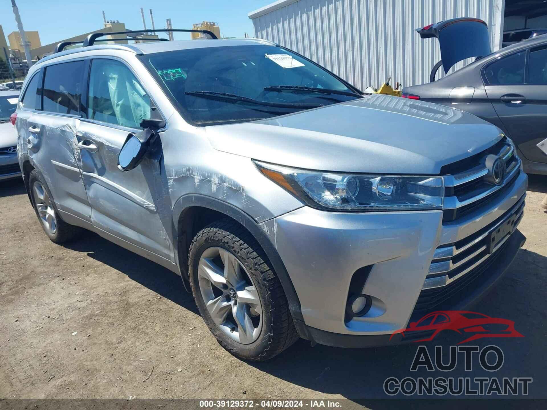 TOYOTA HIGHLANDER 2018 - 5TDDZRFH9JS869333