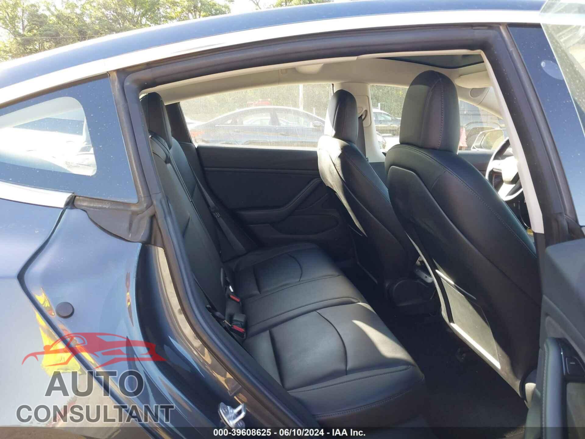 TESLA MODEL 3 2018 - 5YJ3E1EA9JF004010