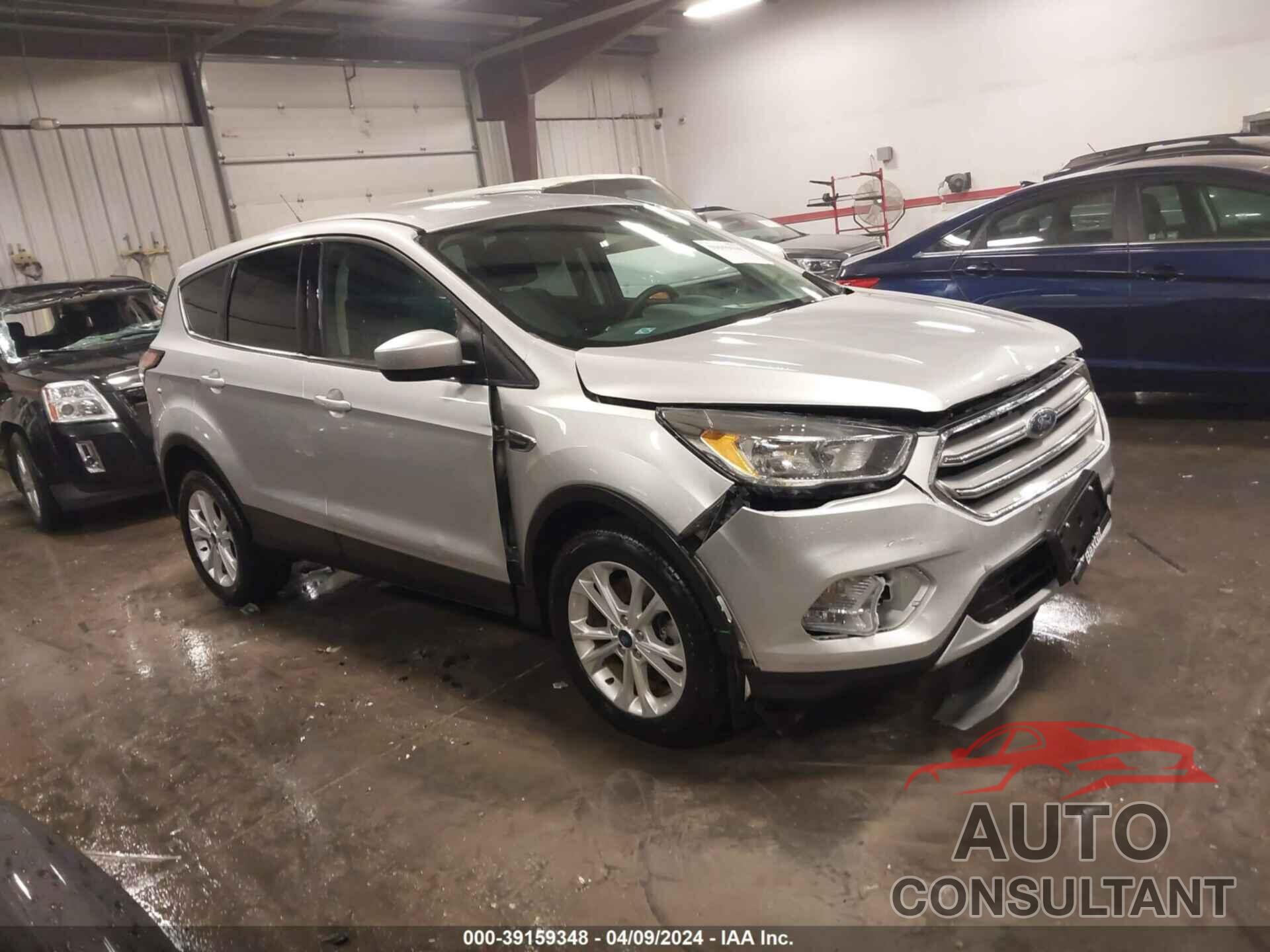 FORD ESCAPE 2017 - 1FMCU9GDXHUD66112