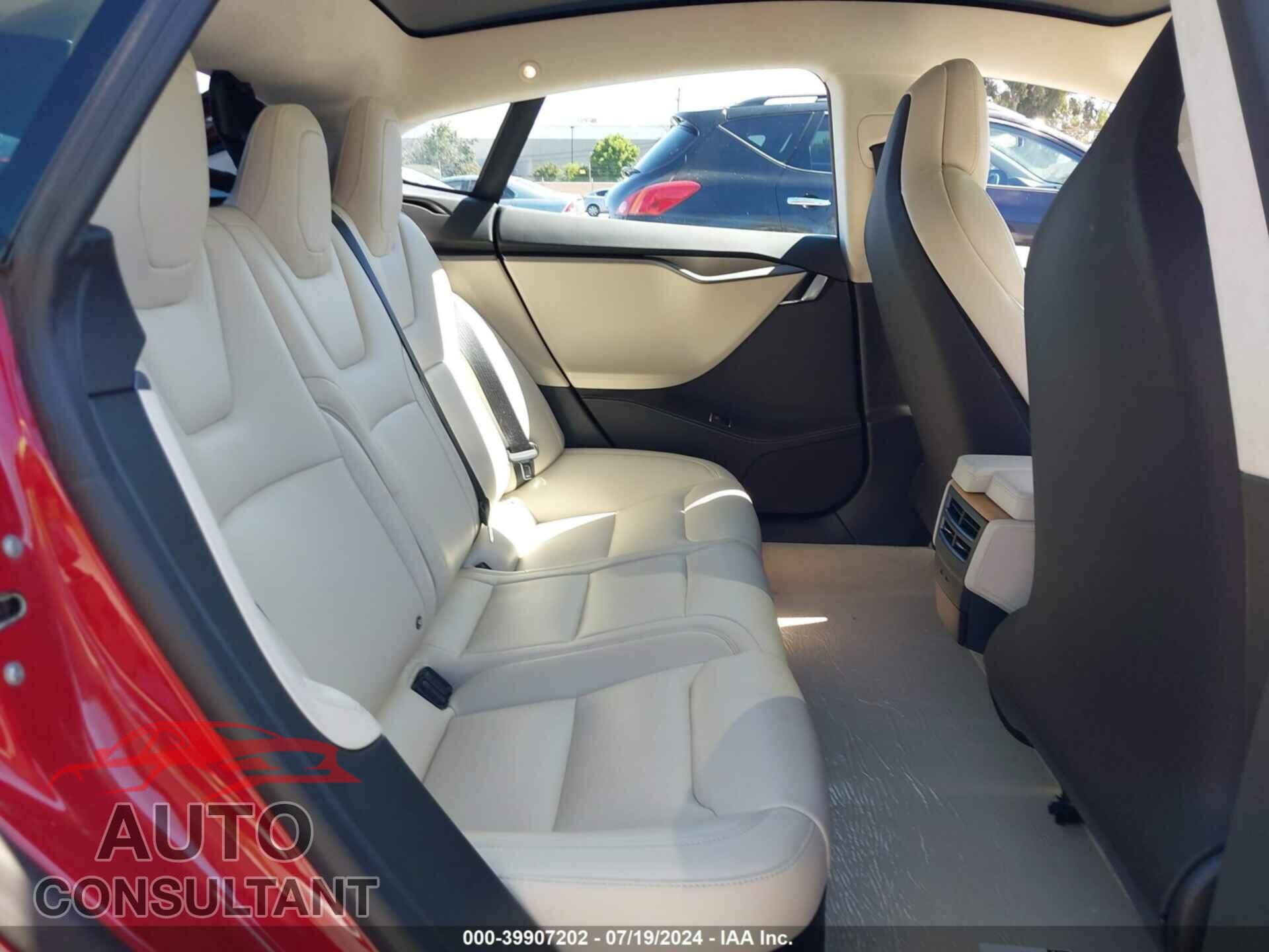 TESLA MODEL S 2018 - 5YJSA1E21JF286529