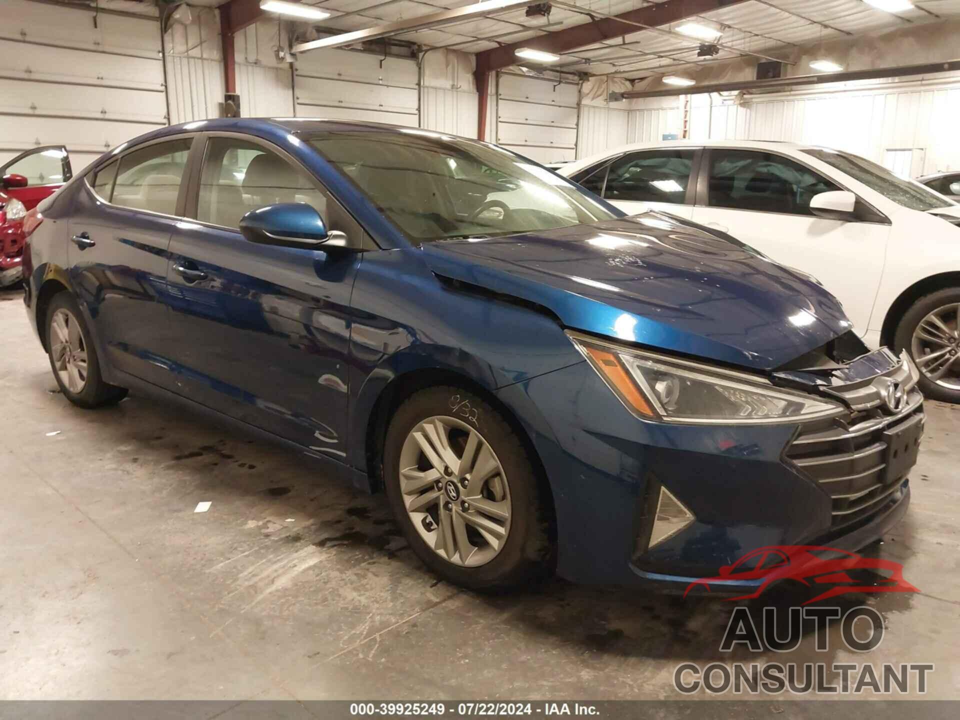 HYUNDAI ELANTRA 2019 - 5NPD84LF0KH441828