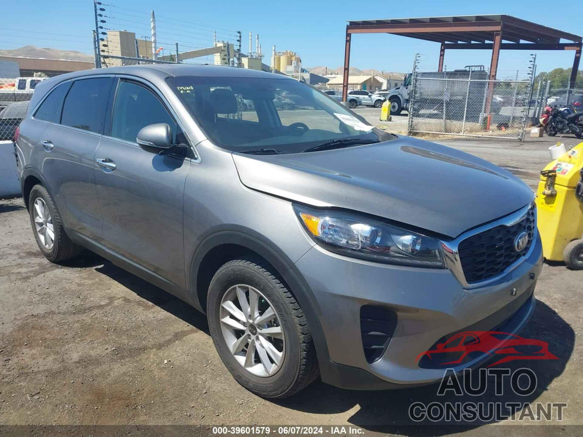 KIA SORENTO 2019 - 5XYPG4A32KG466049