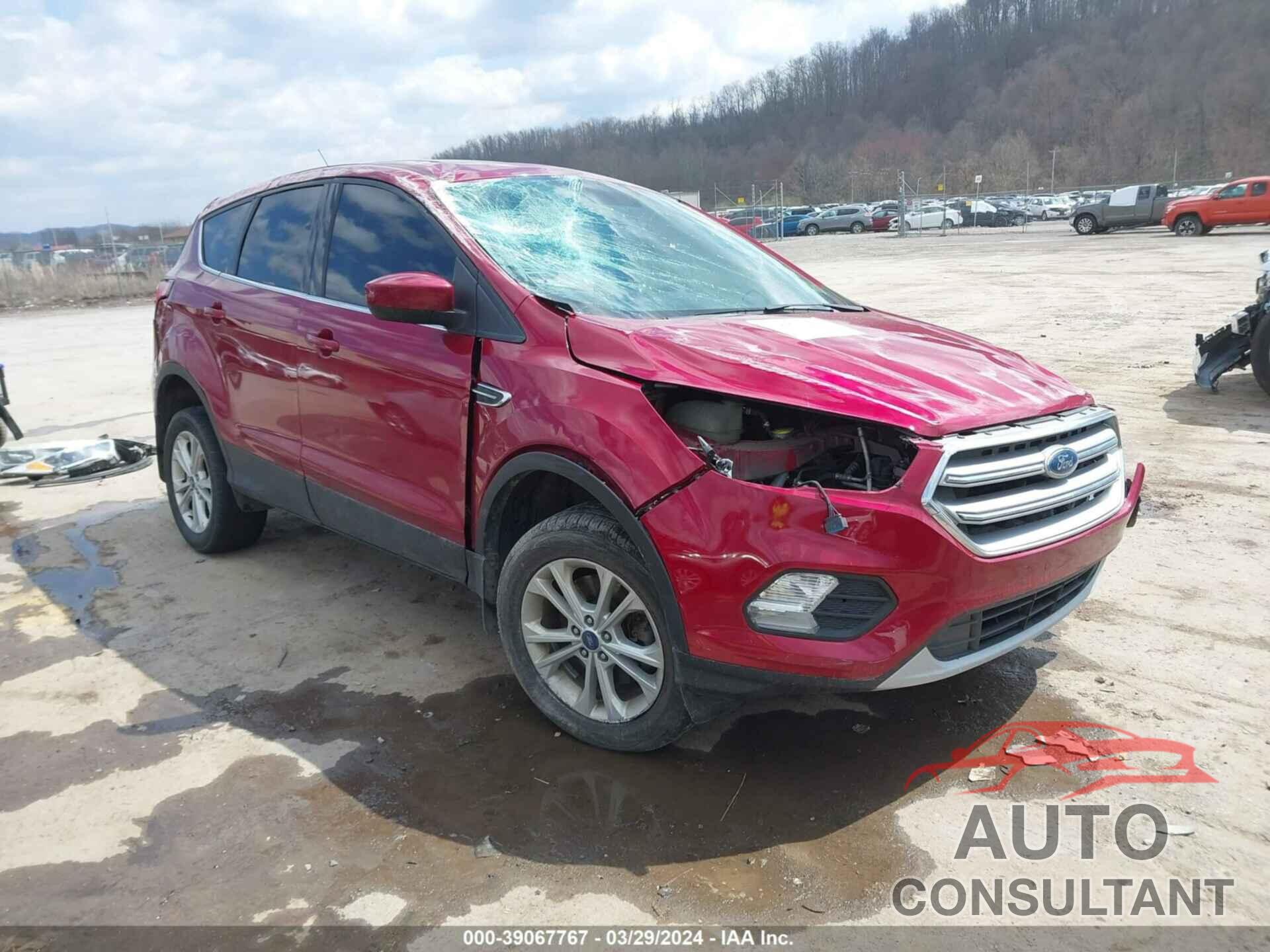 FORD ESCAPE 2017 - 1FMCU9GD7HUC21545