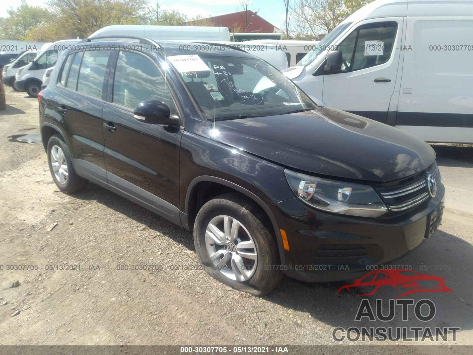 VOLKSWAGEN TIGUAN 2016 - WVGBV7AX3GW011012