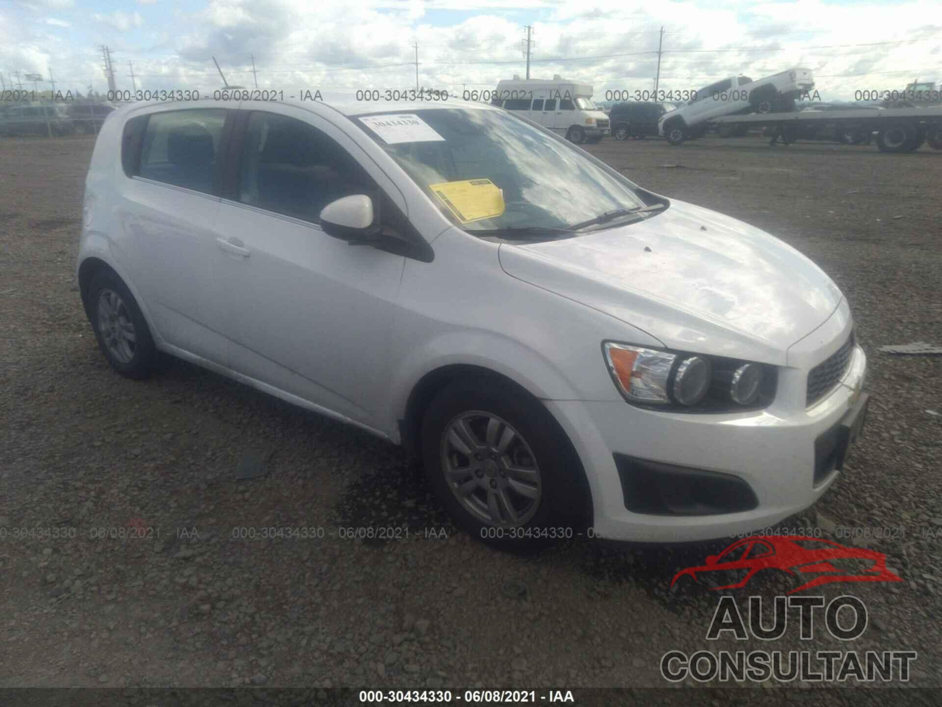 CHEVROLET SONIC 2016 - 1G1JC6SG4G4121702
