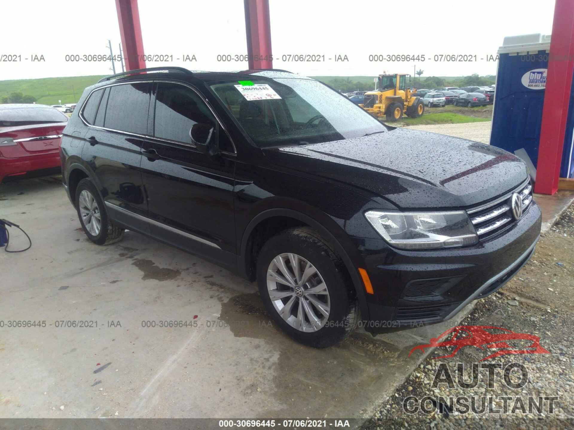 VOLKSWAGEN TIGUAN 2018 - 3VV3B7AX8JM123816