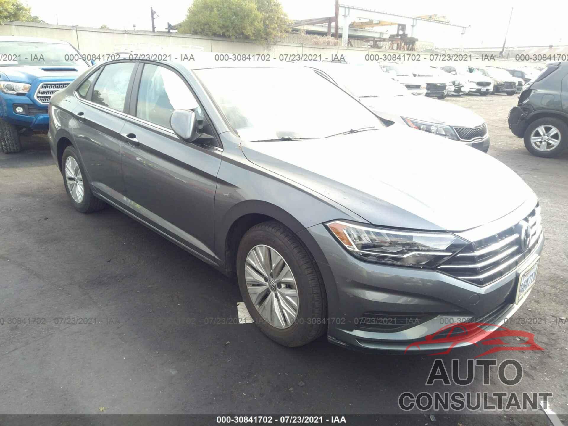 VOLKSWAGEN JETTA 2019 - 3VWC57BU3KM135493