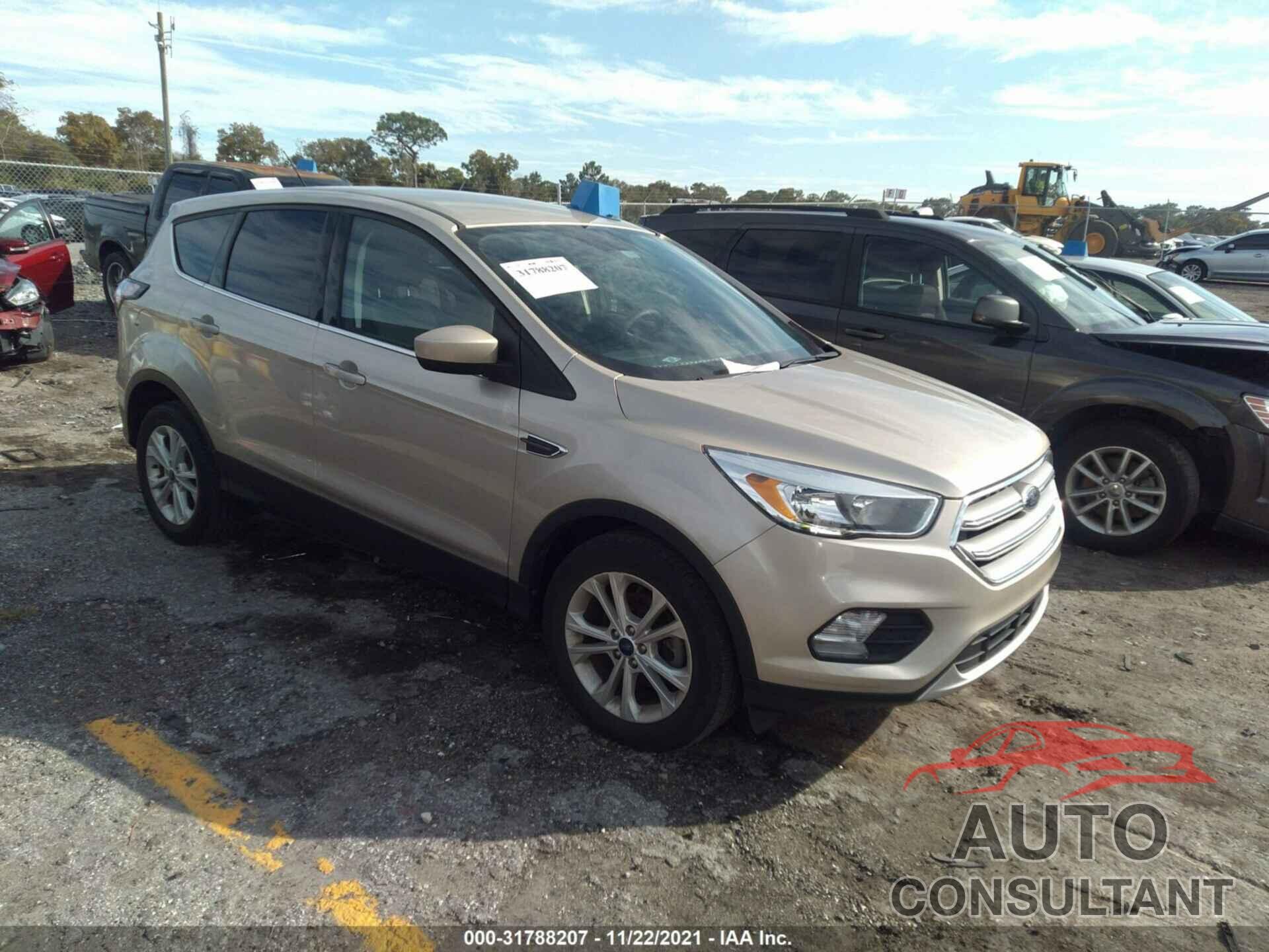 FORD ESCAPE 2017 - 1FMCU0GDXHUD04754