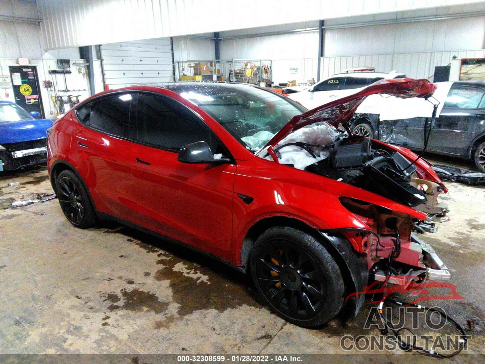 TESLA MODEL Y 2021 - 5YJYGDEE5MF260699
