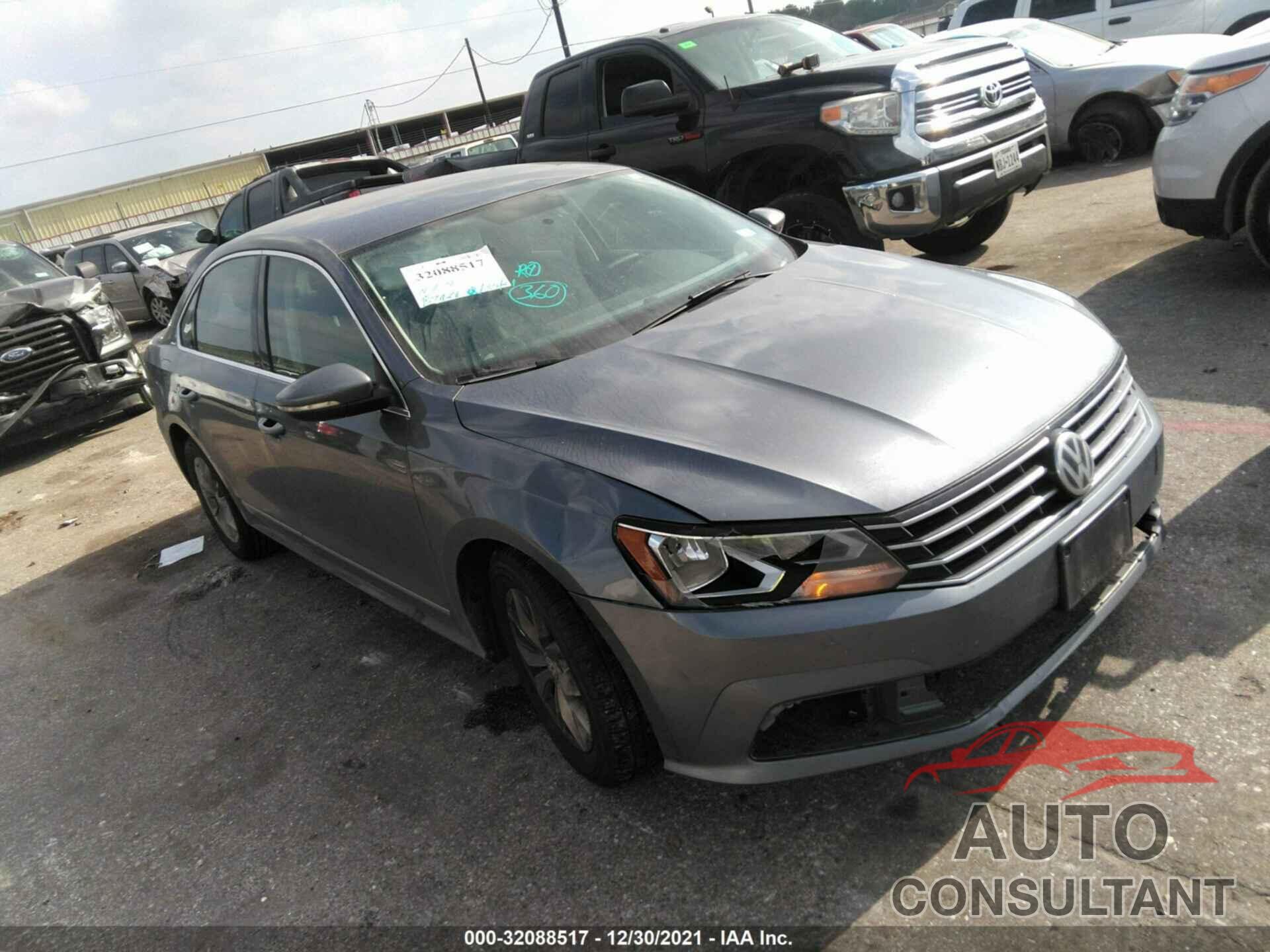 VOLKSWAGEN PASSAT 2017 - 1VWAT7A35HC033256