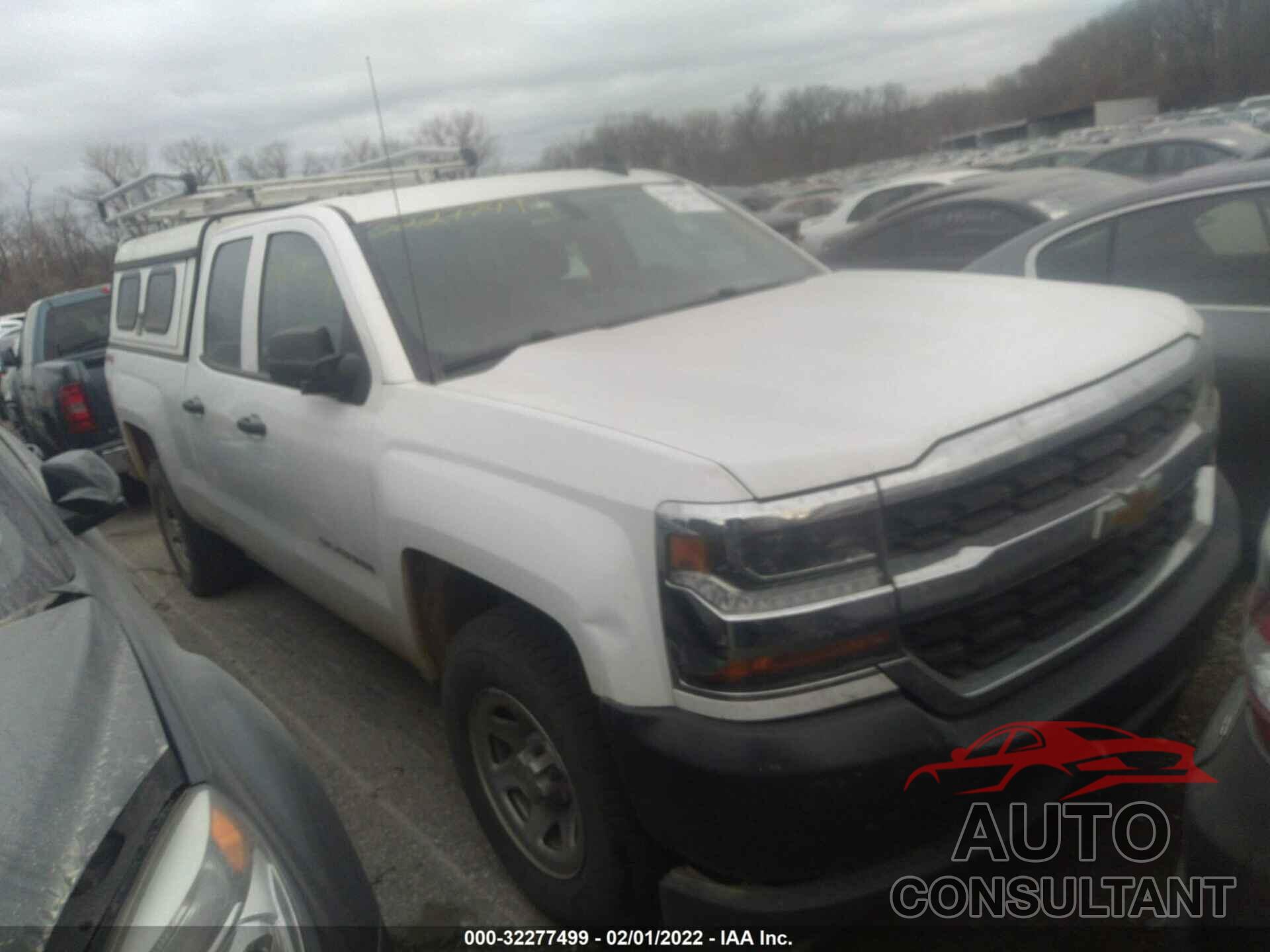 CHEVROLET SILVERADO 1500 2018 - 1GCVKNEC7JZ185404