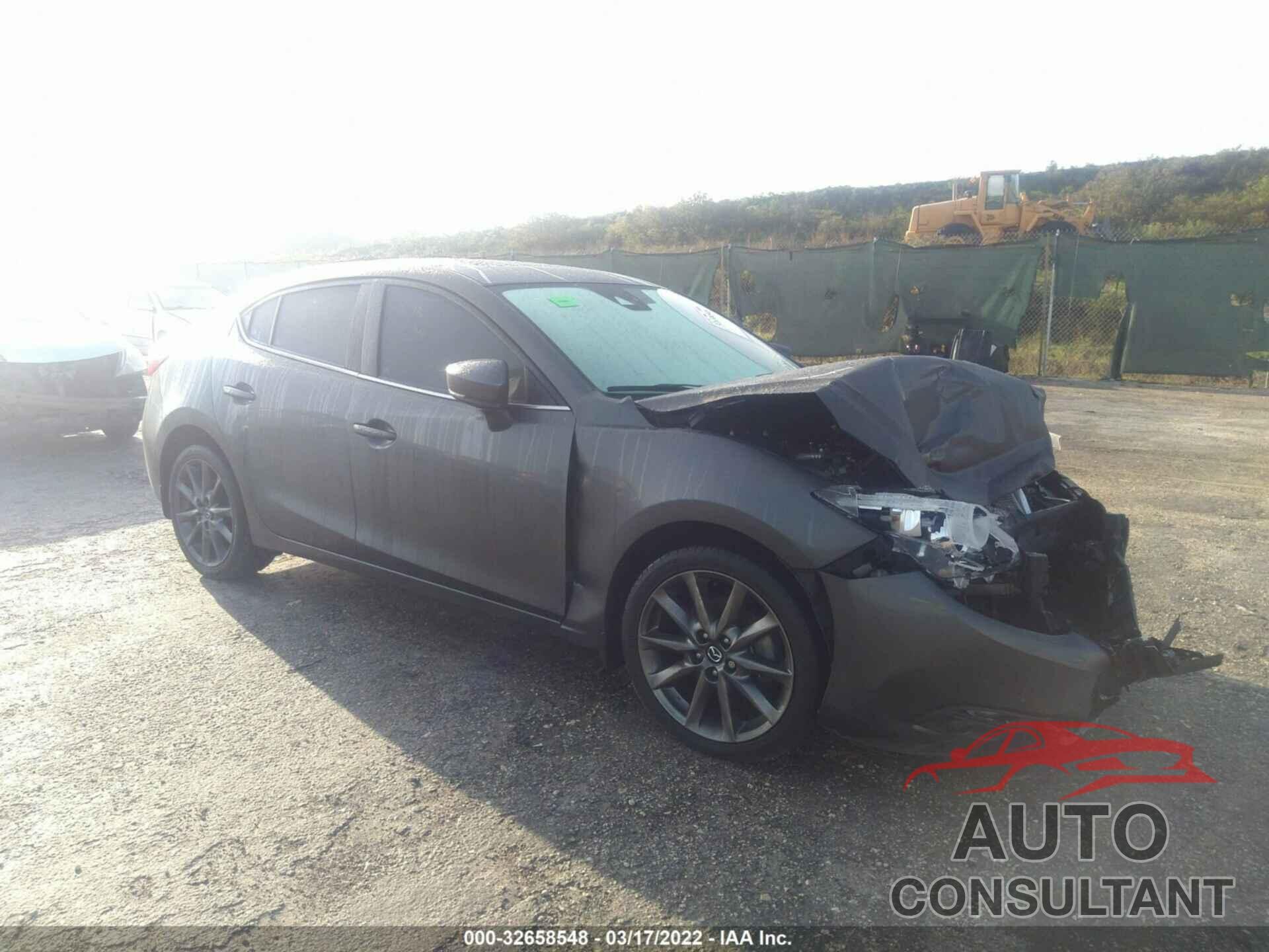 MAZDA MAZDA3 4-DOOR 2018 - 3MZBN1W38JM183502