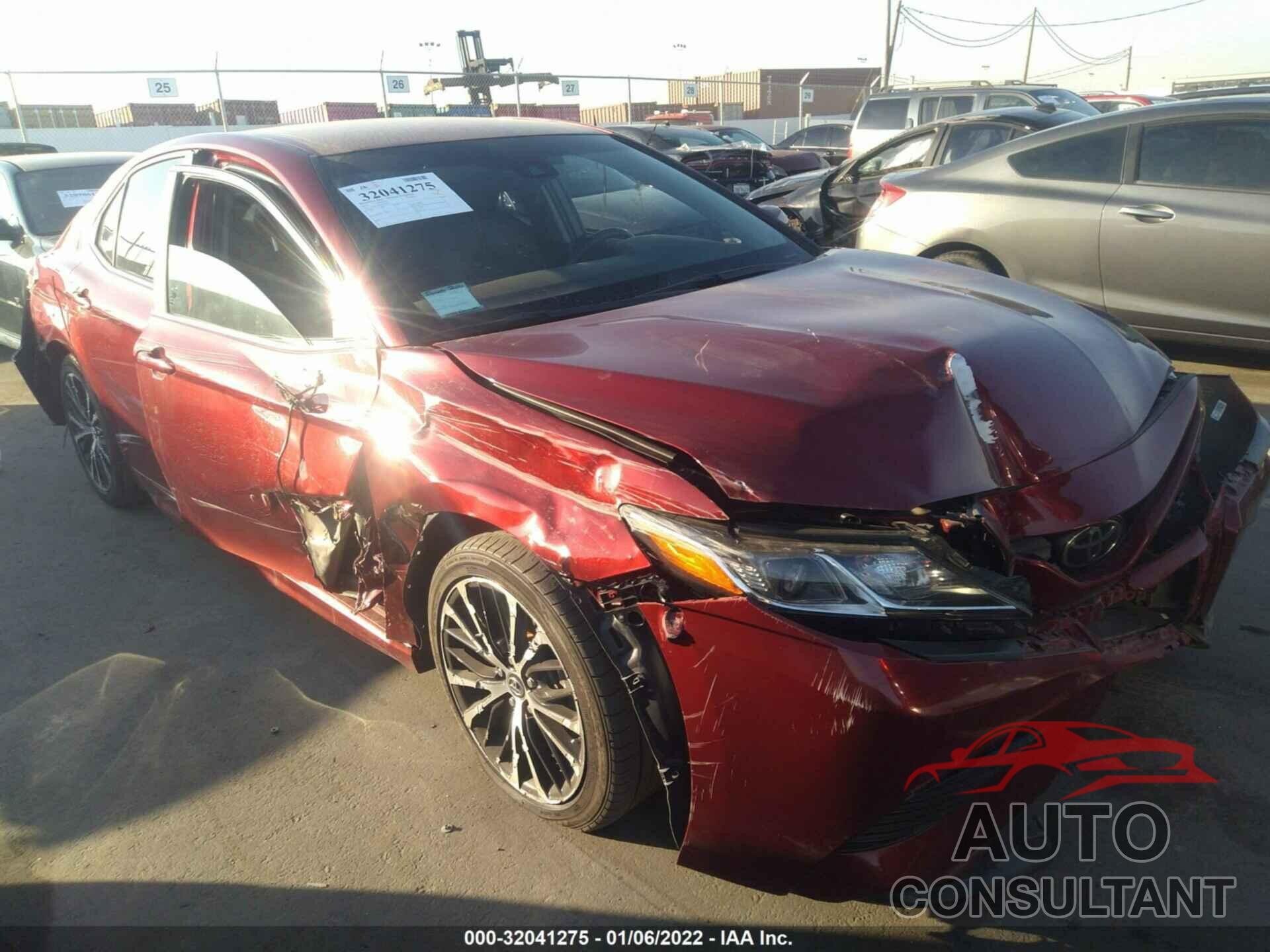 TOYOTA CAMRY 2018 - 4T1B11HK9JU660433