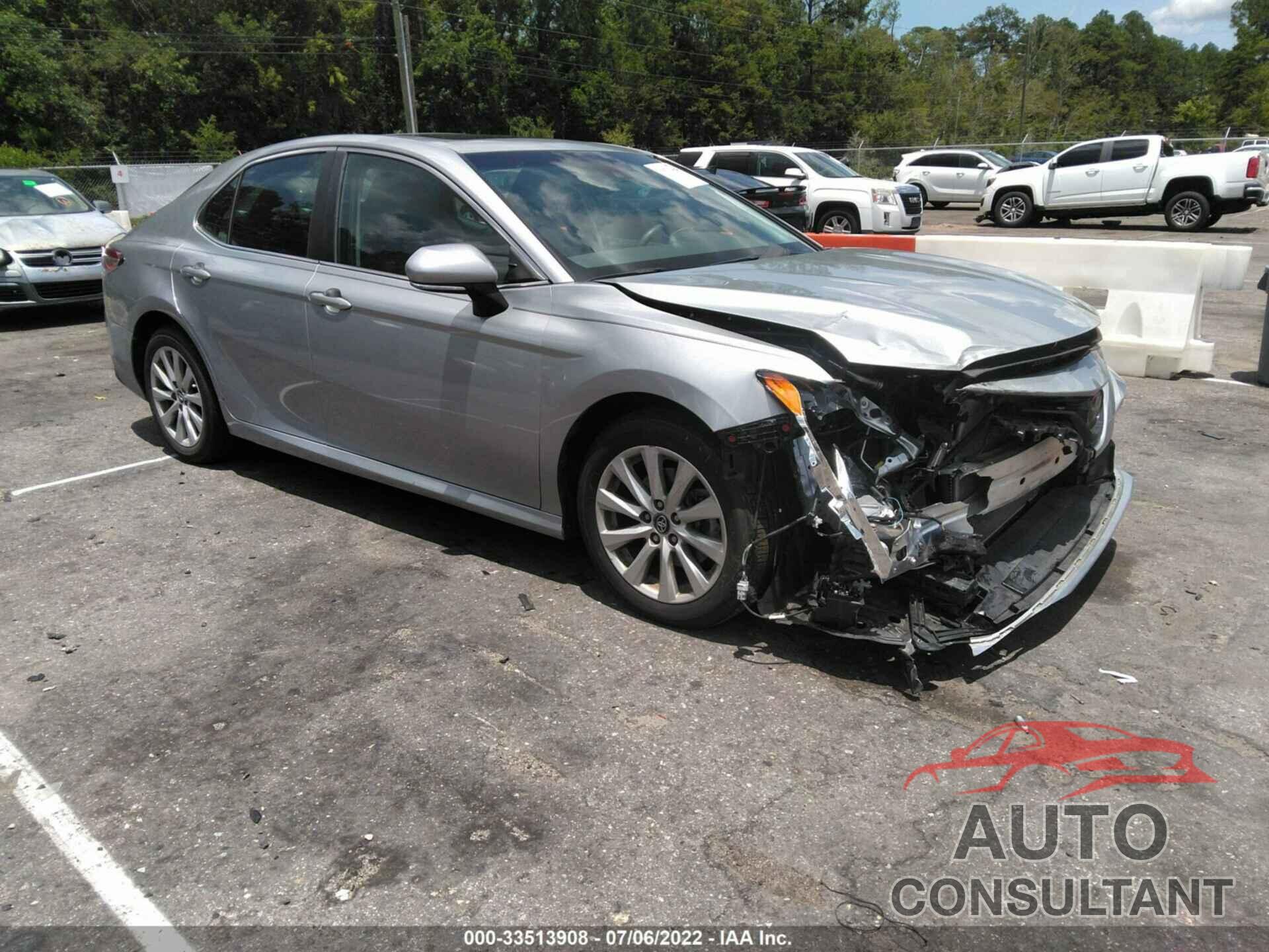 TOYOTA CAMRY 2018 - 4T1B11HK7JU142255