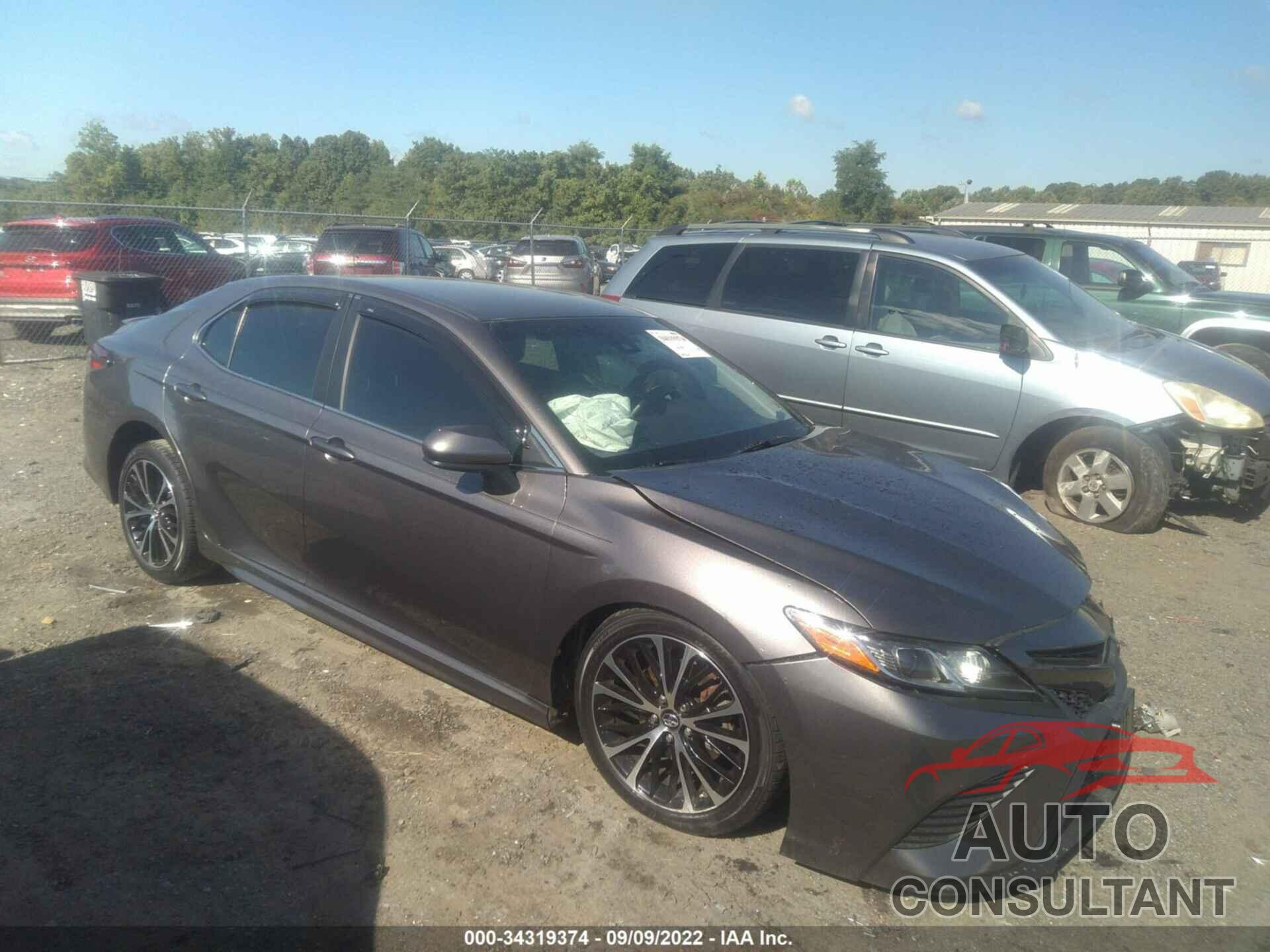 TOYOTA CAMRY 2018 - 4T1B11HK0JU515152