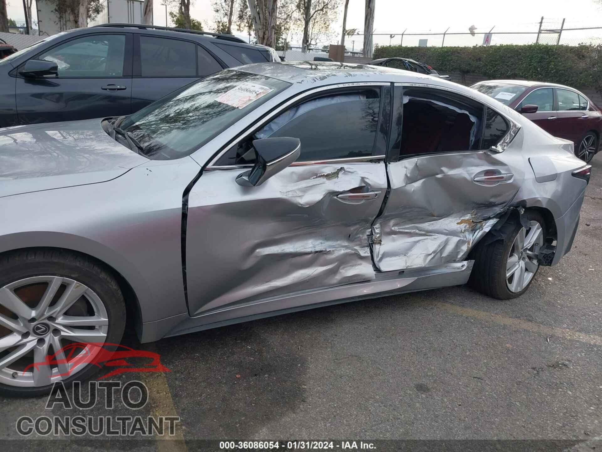 LEXUS IS 300 2021 - JTHCA1D23M5116831