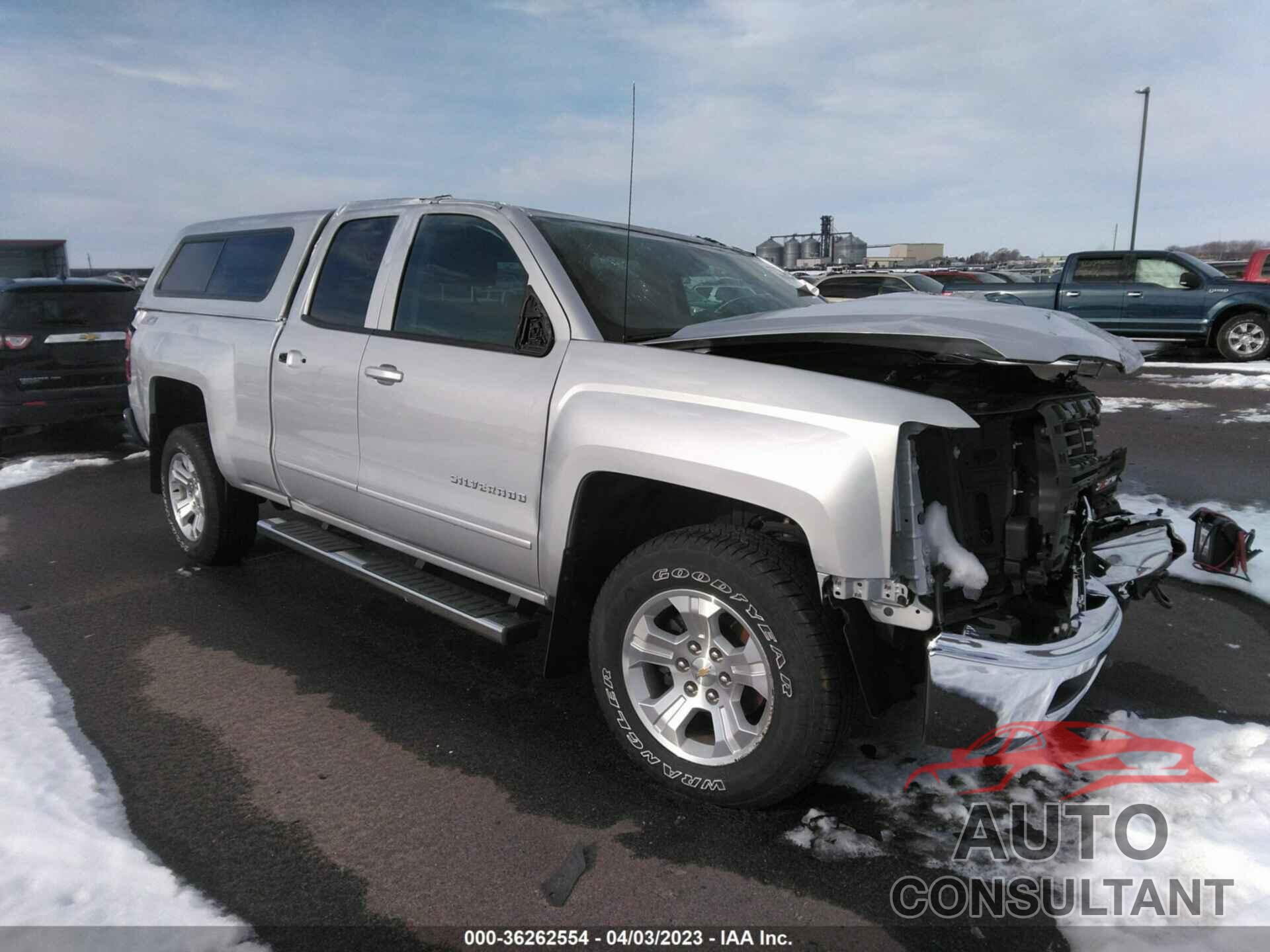 CHEVROLET SILVERADO 1500 2015 - 1GCVKREC2FZ293928