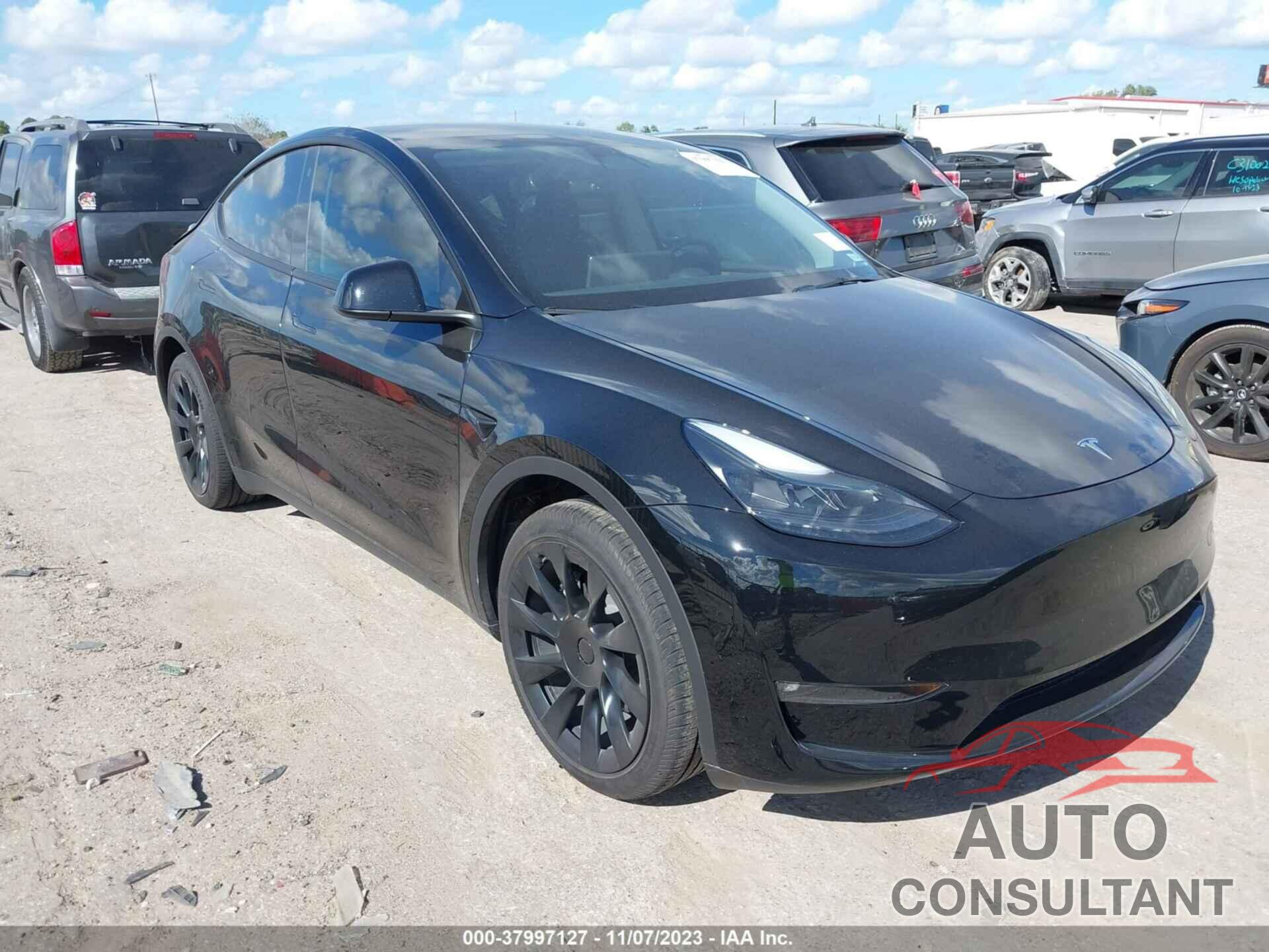 TESLA MODEL Y 2023 - 7SAYGAEE0PF605482