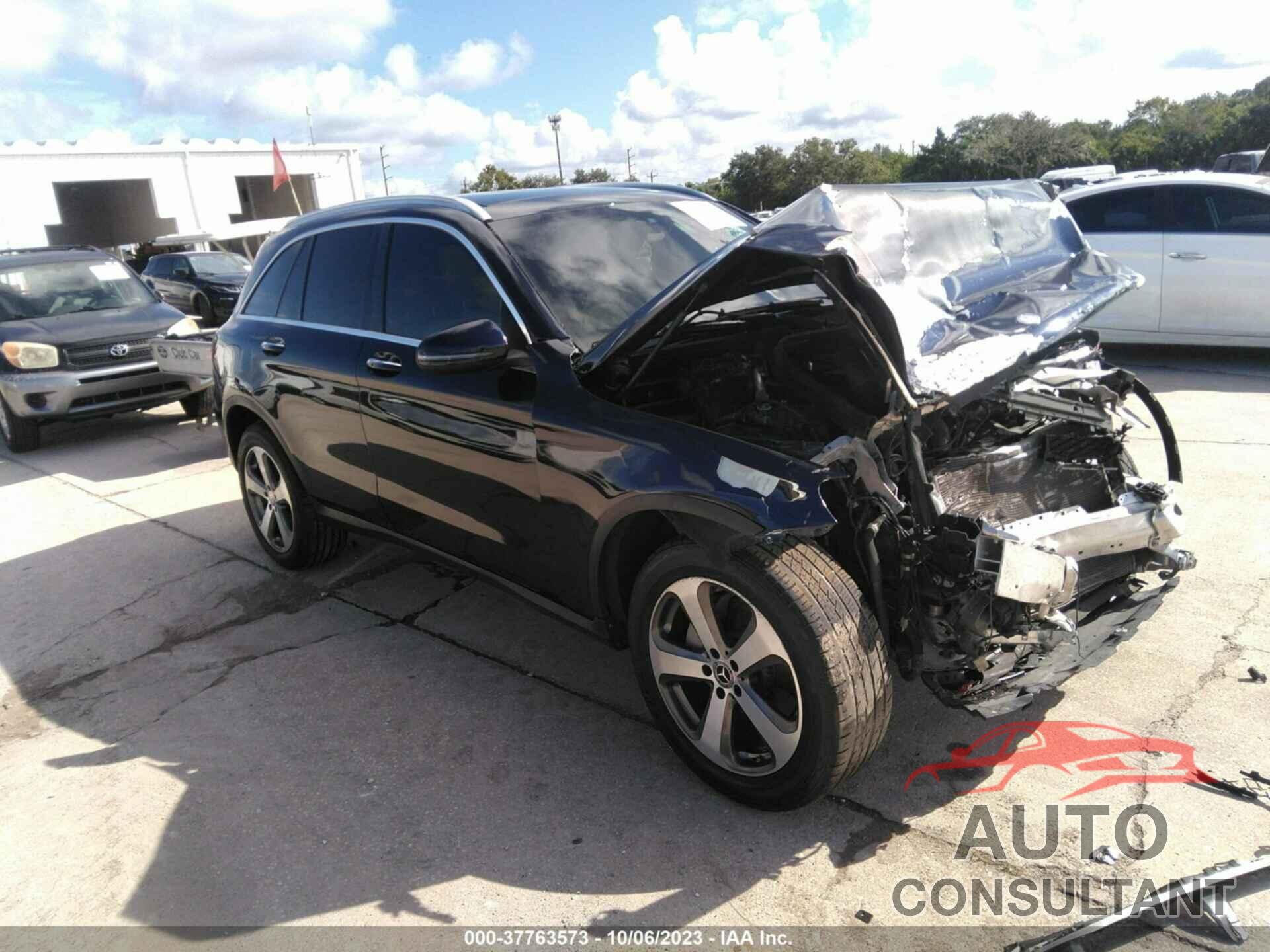 MERCEDES-BENZ GLC 300 2019 - WDC0G4KB1KF609528