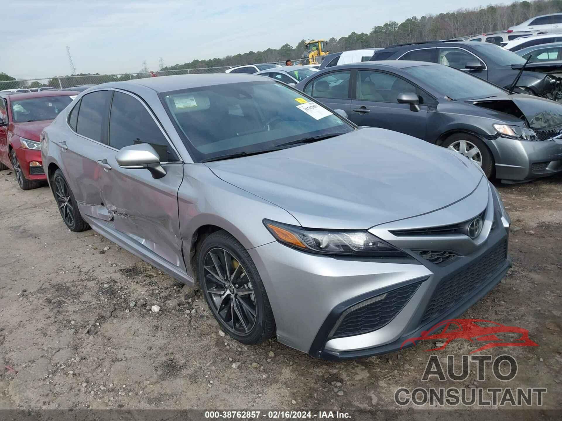TOYOTA CAMRY 2022 - 4T1G11AK7NU716570