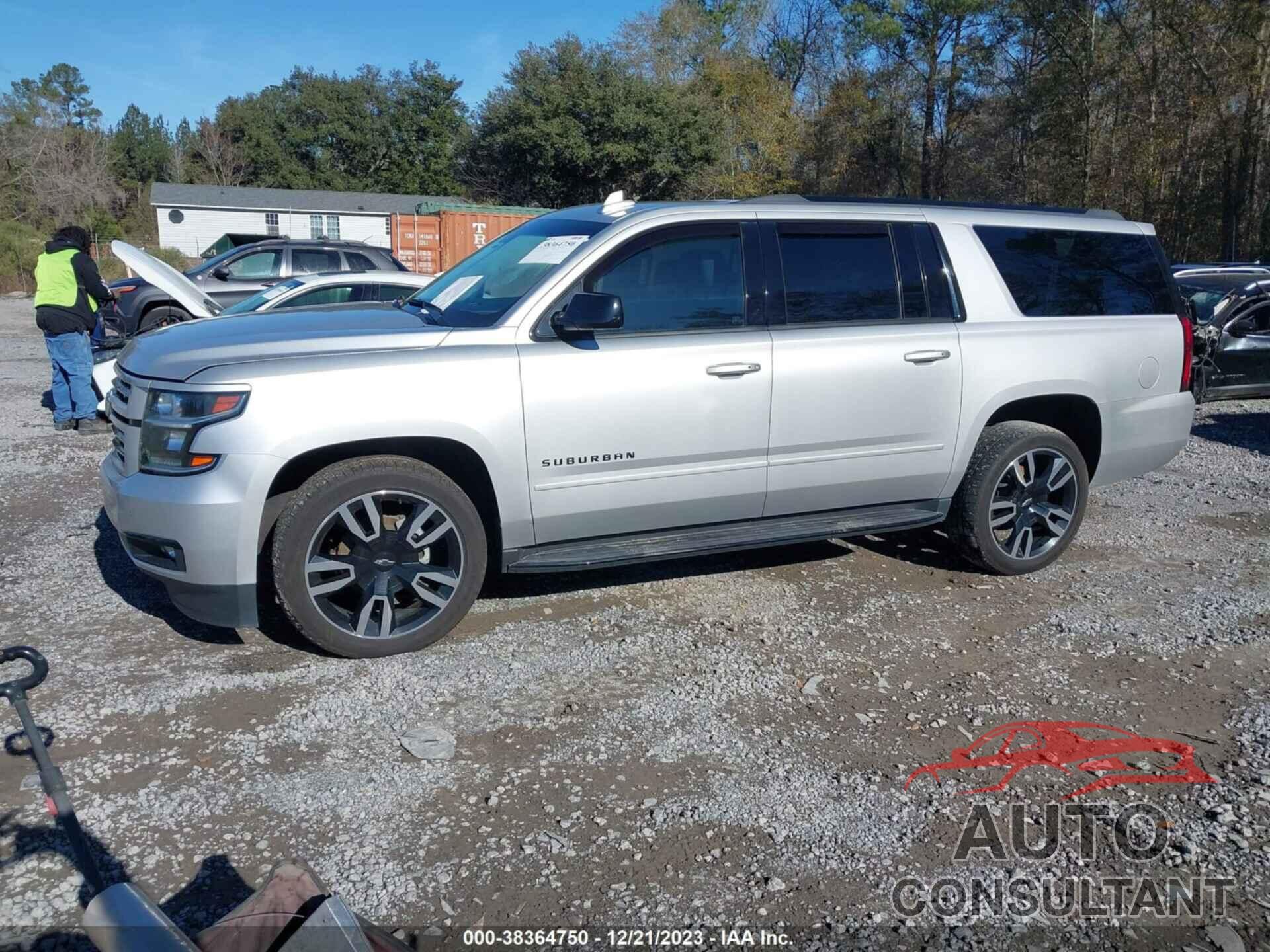 CHEVROLET SUBURBAN 2019 - 1GNSKJKJ3KR217546