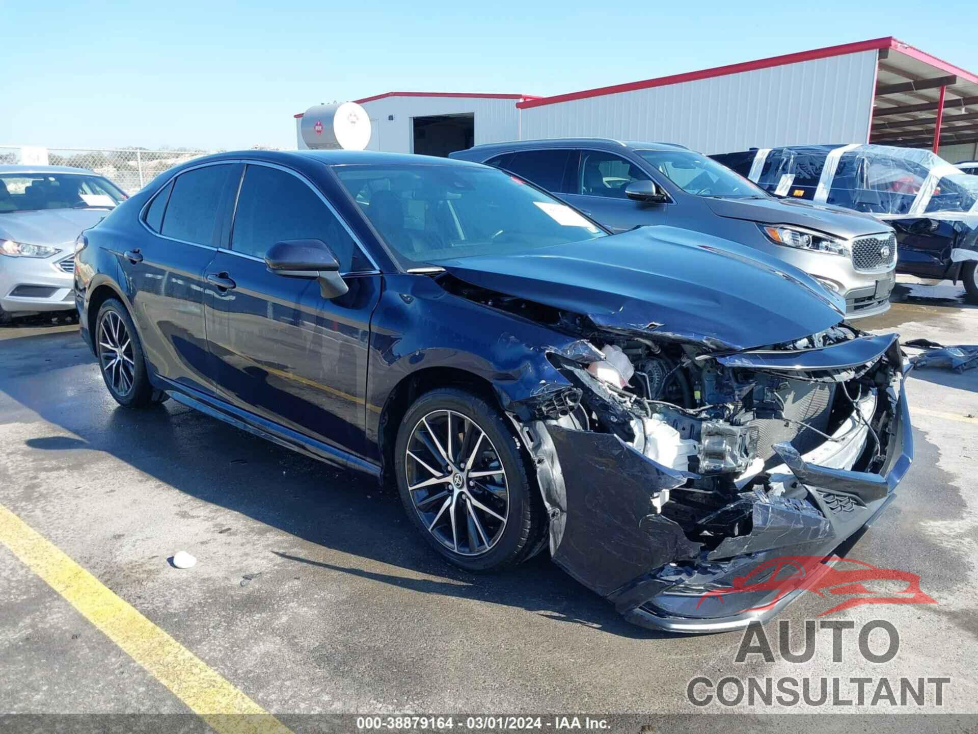 TOYOTA CAMRY 2021 - 4T1G11AKXMU537650
