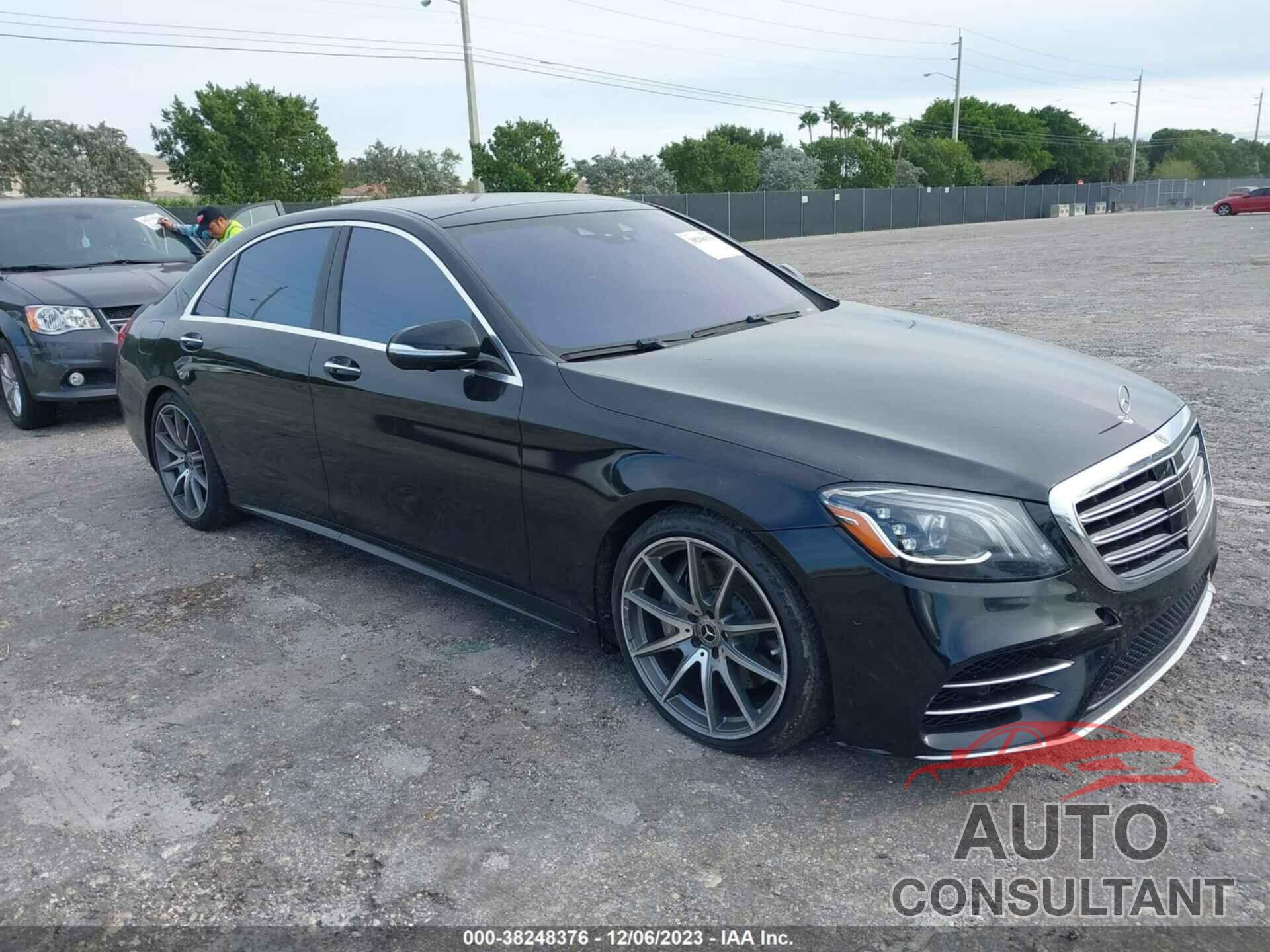 MERCEDES-BENZ S 560 2018 - WDDUG8DB9JA415925