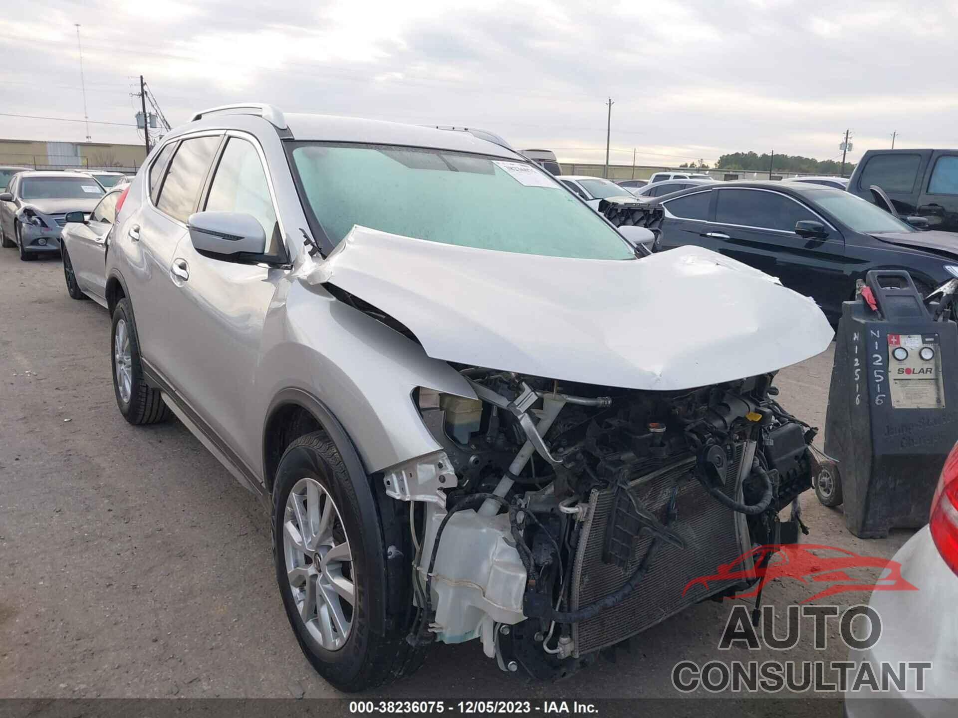 NISSAN ROGUE 2017 - KNMAT2MV6HP533700