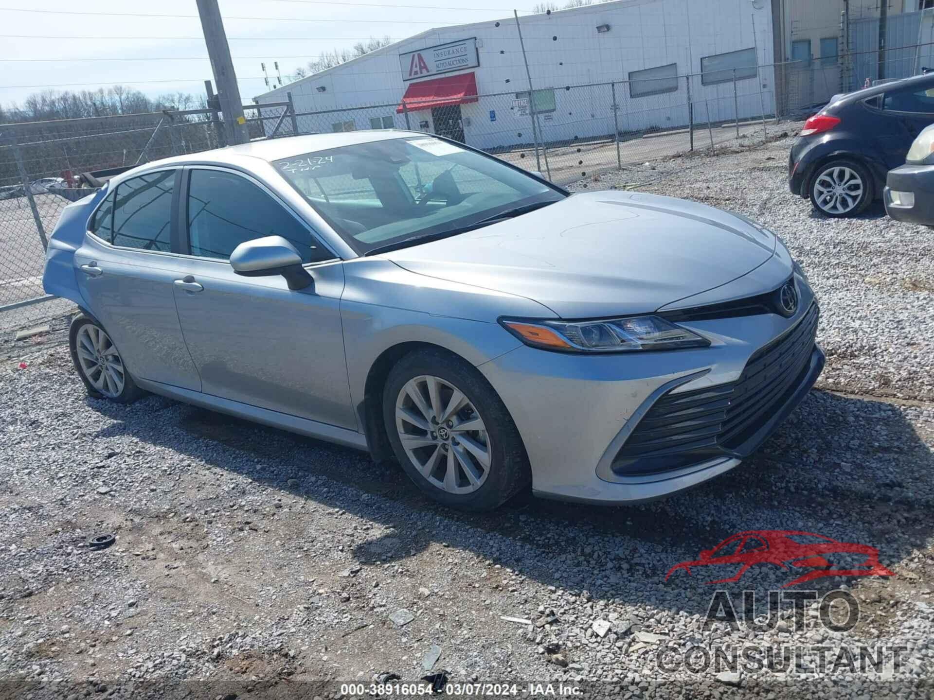 TOYOTA CAMRY 2022 - 4T1C11AK3NU639405