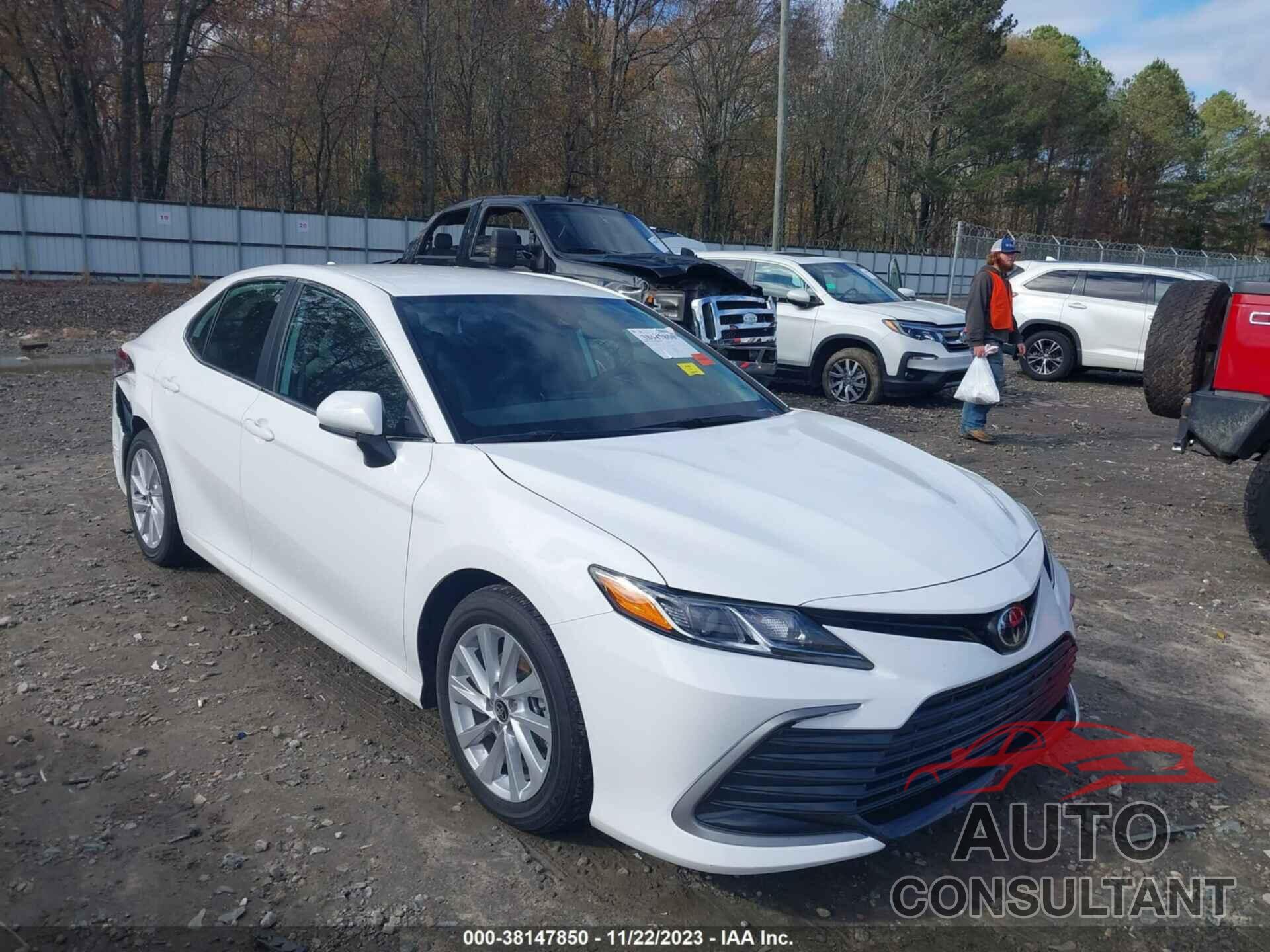 TOYOTA CAMRY 2022 - 4T1C11AK9NU004382