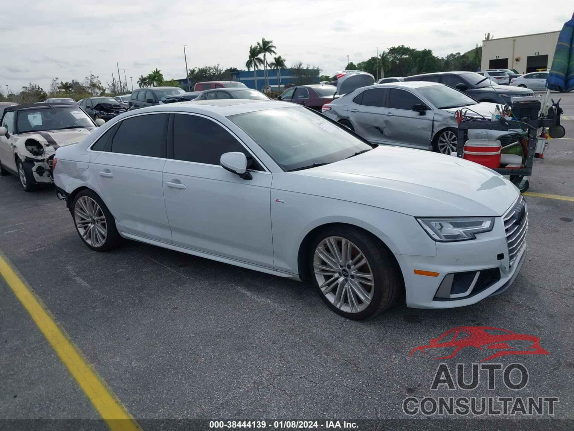 AUDI A4 2019 - WAUENAF40KA007578