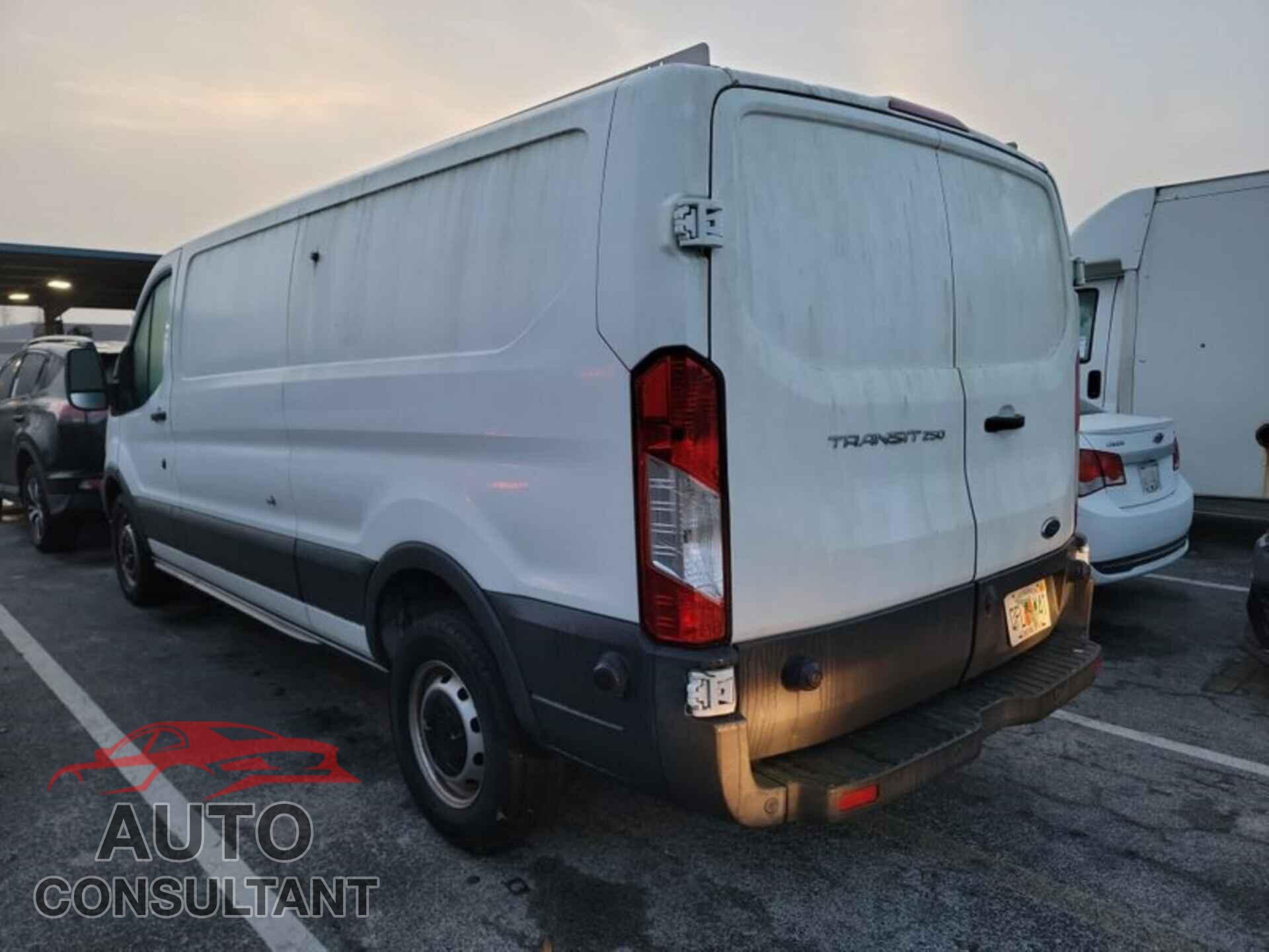 FORD TRANSIT 2017 - 1FTYR2YM0HKB51917