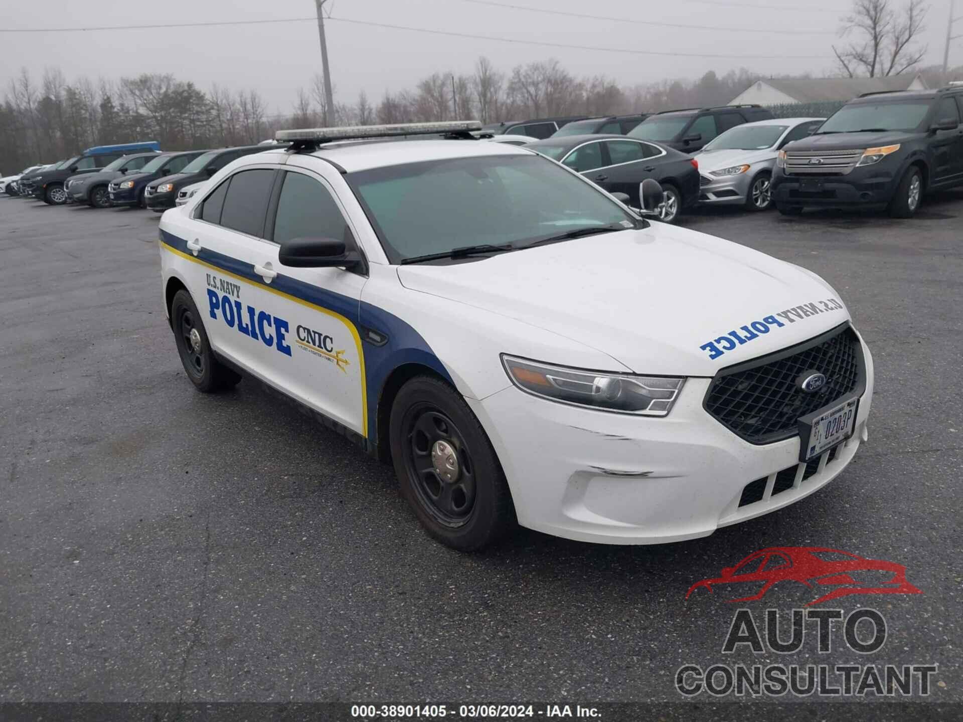 FORD TAURUS 2017 - 1FAHP2L88HG145632