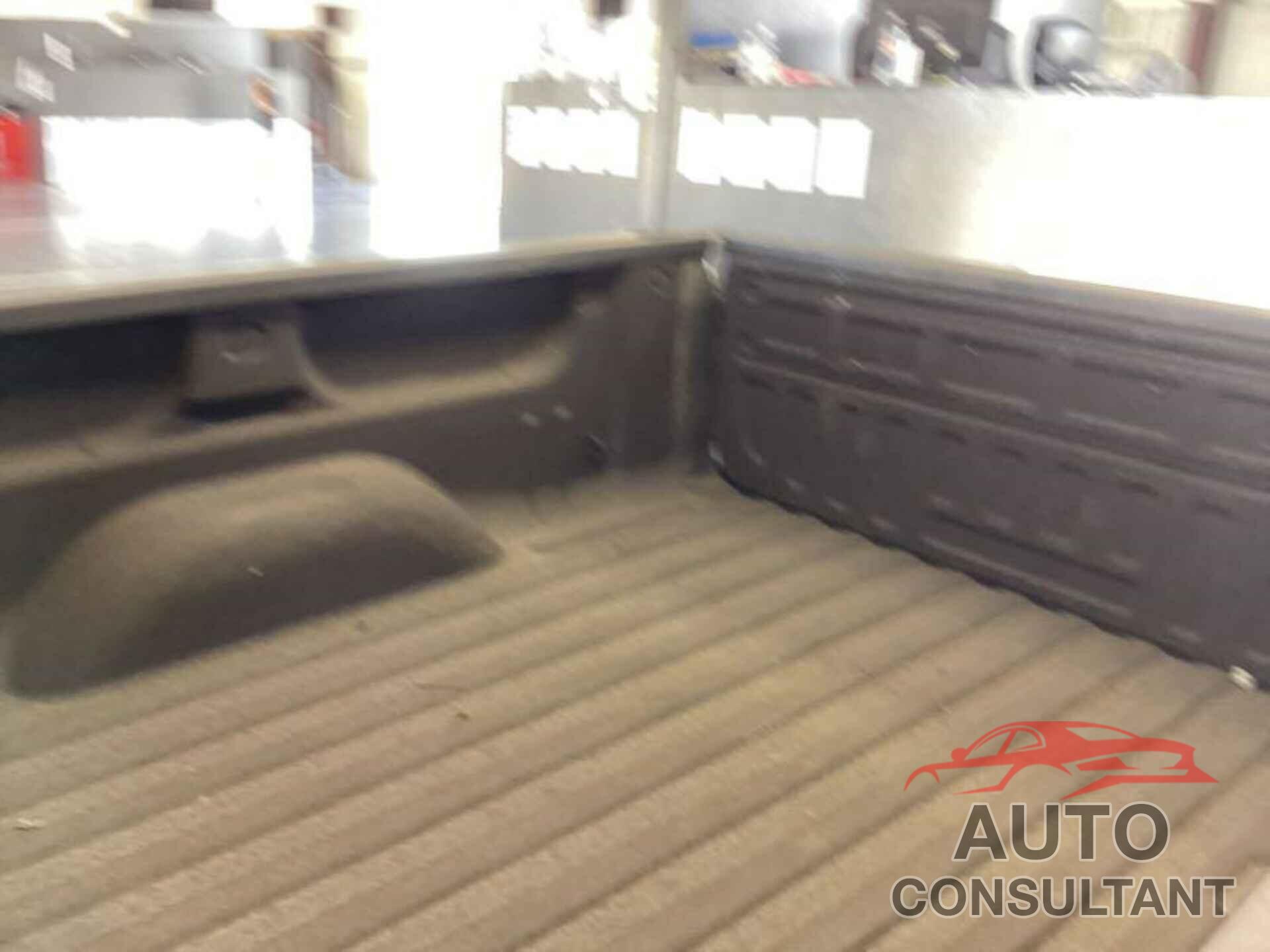 CHEVROLET SILVERADO 1500 2018 - 3GCUKREC7JG456464