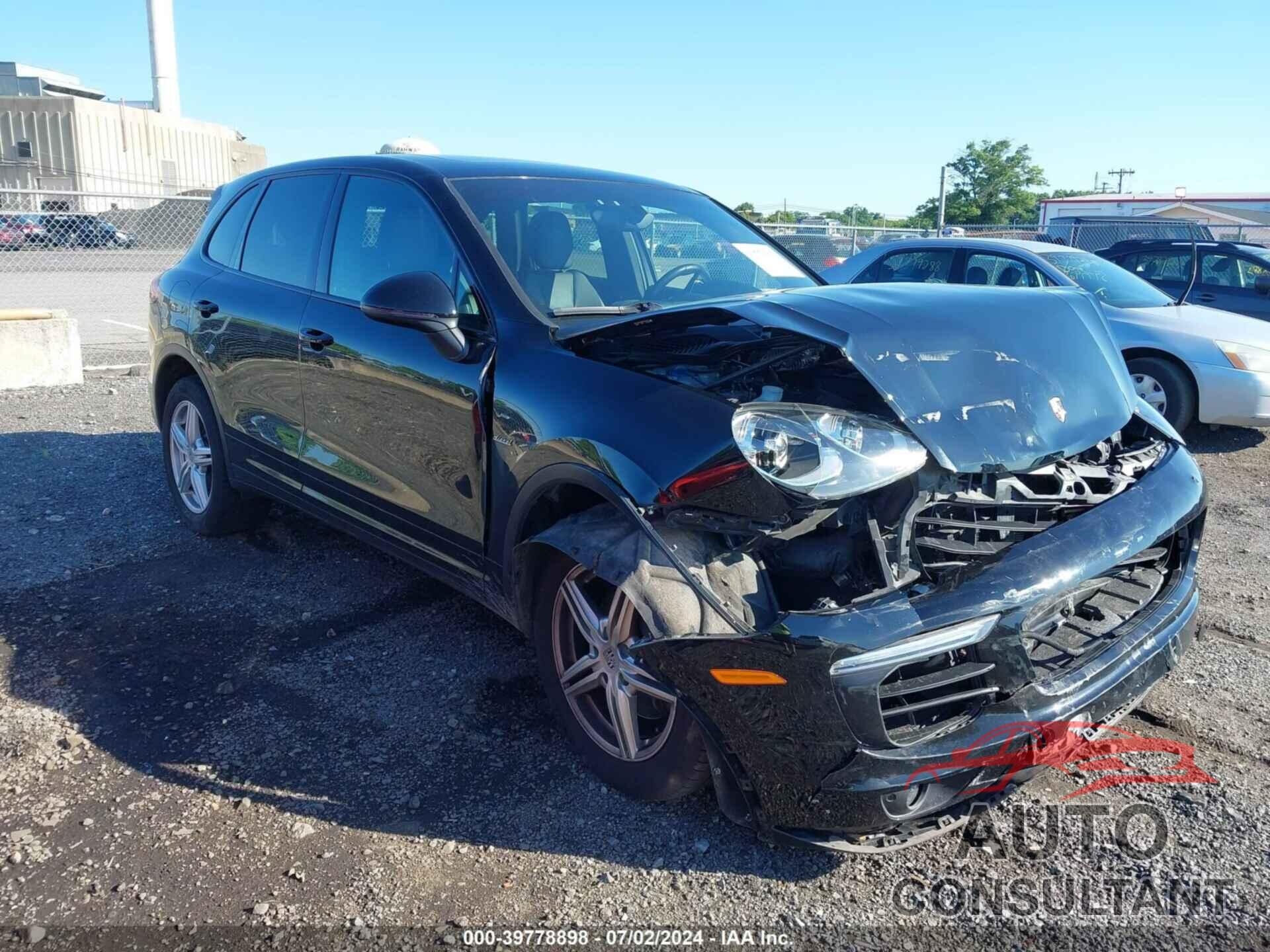 PORSCHE CAYENNE 2016 - WP1AF2A23GKA41041